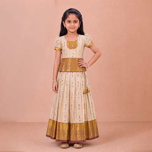 Girls Skirts / Pattu Pavadai Sets