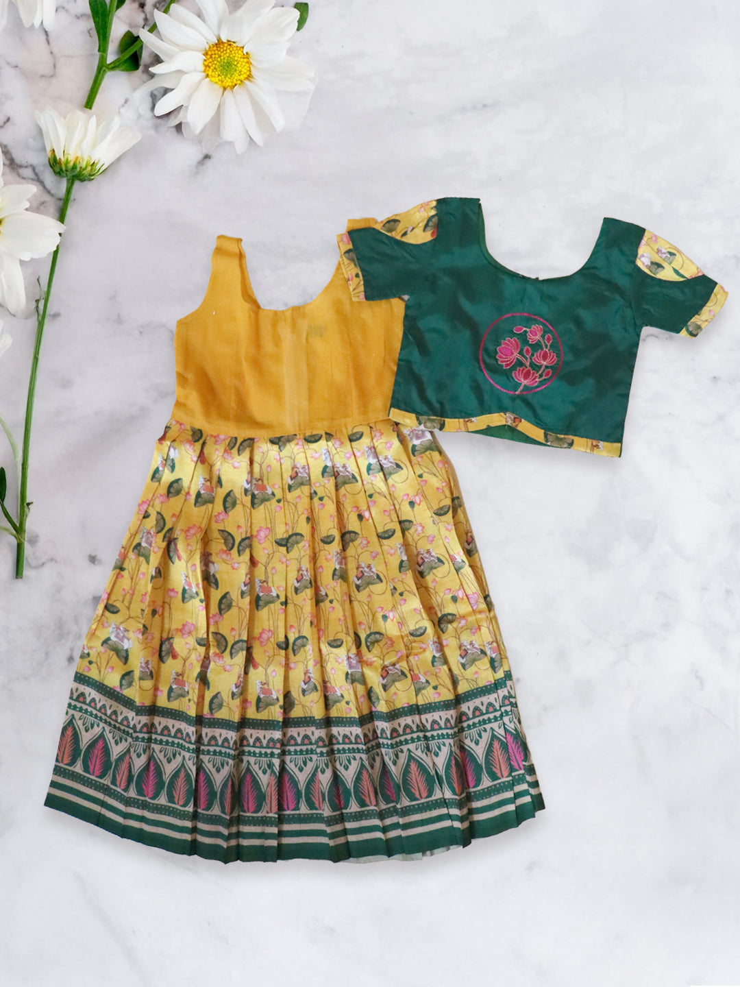 Girls Traditional Skirt Set Green with Yellow GPS25