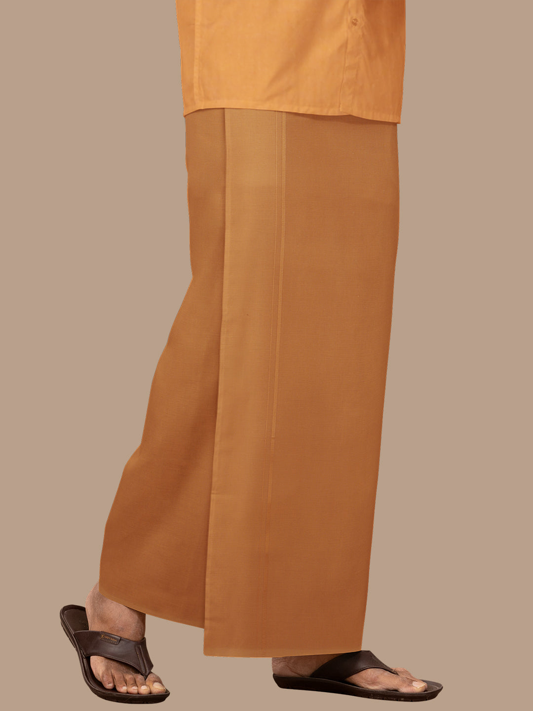 Men 100% Cotton Single Layer Kaavi Dhoti with Assorted Border Poojan Paramas