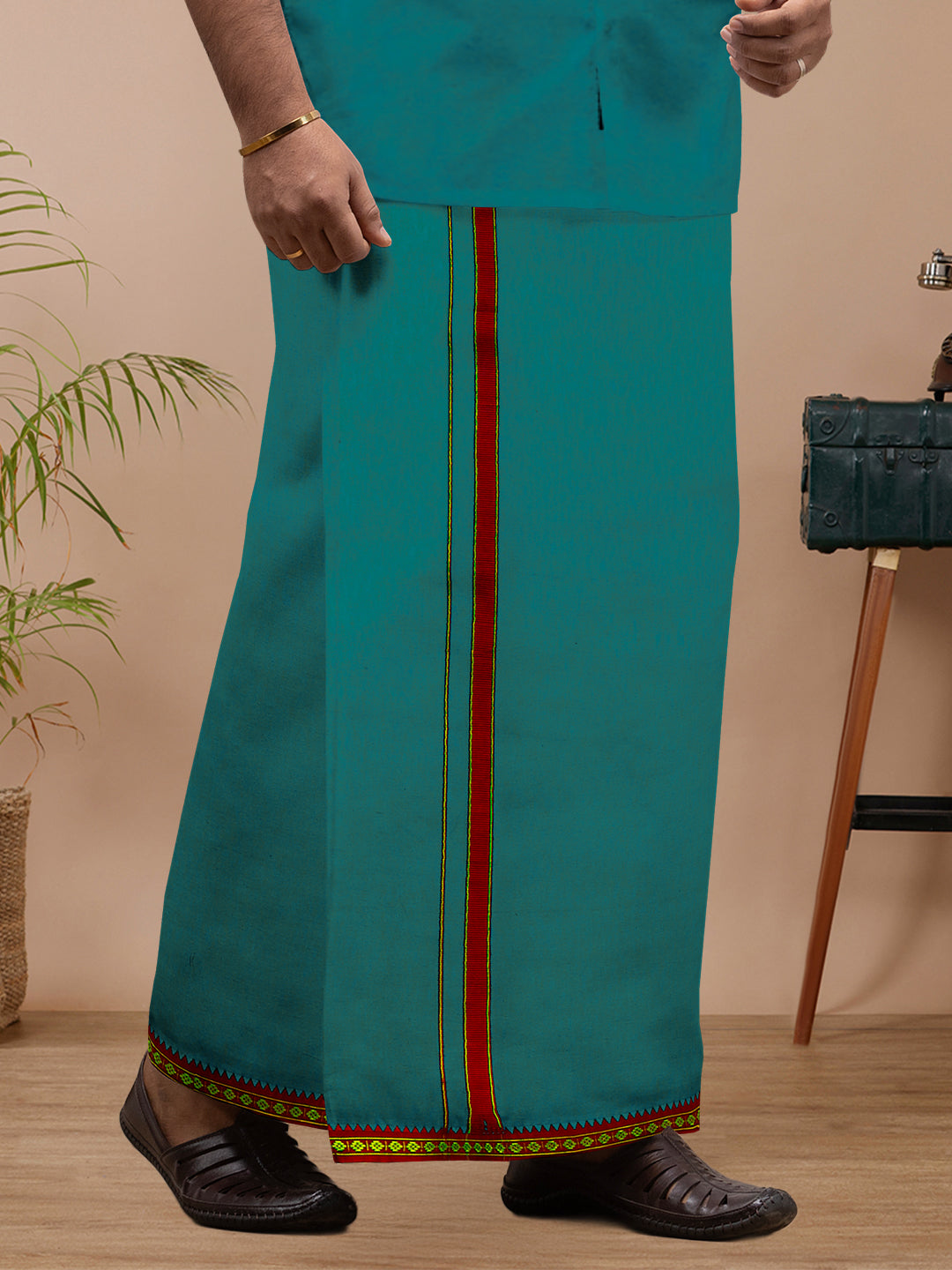 Men Cotton Blend Single Layer Green Dhoti with Mayilkhan Border Slokam