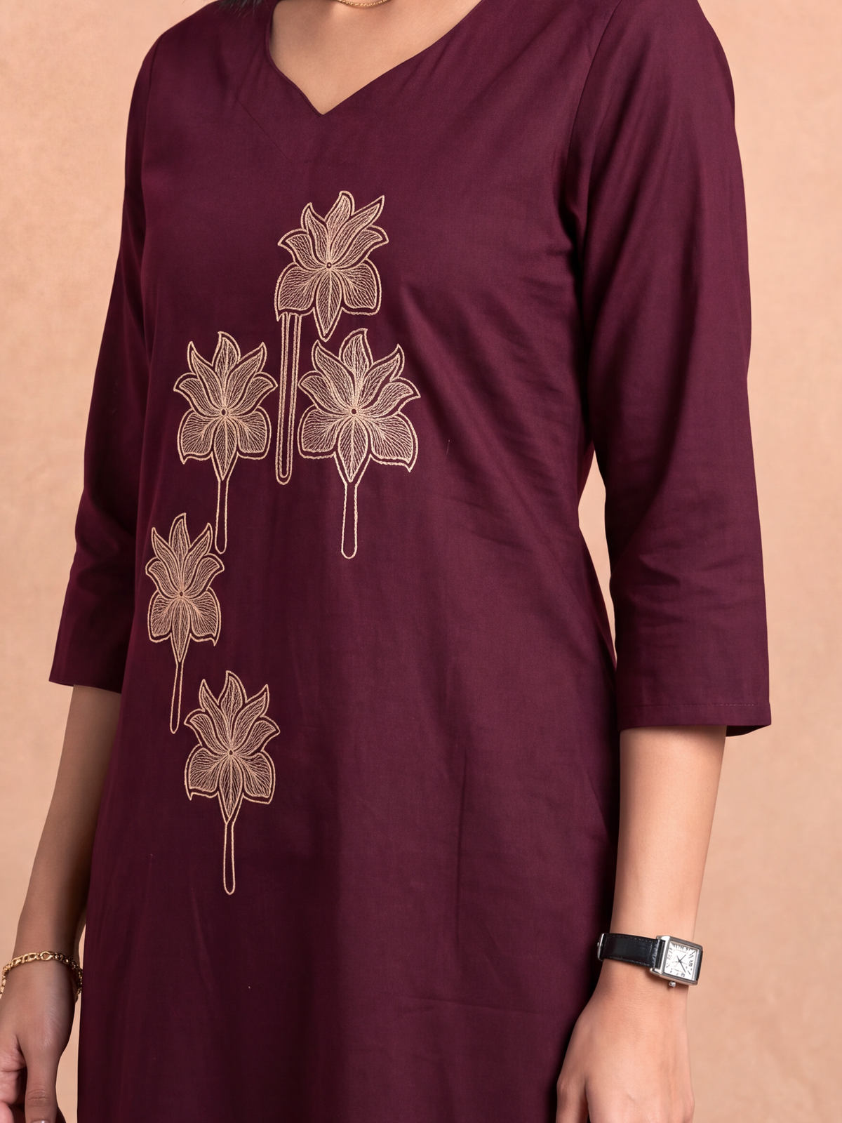 Women Embroidered Maroon Kurti Set EKS155