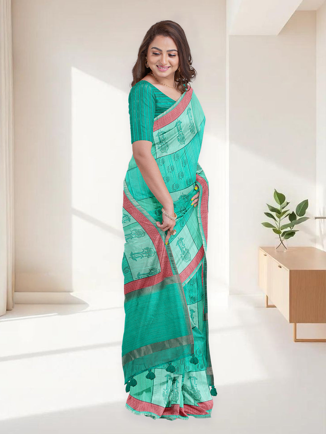 Women Green Semi Tussar Printed Saree ST297