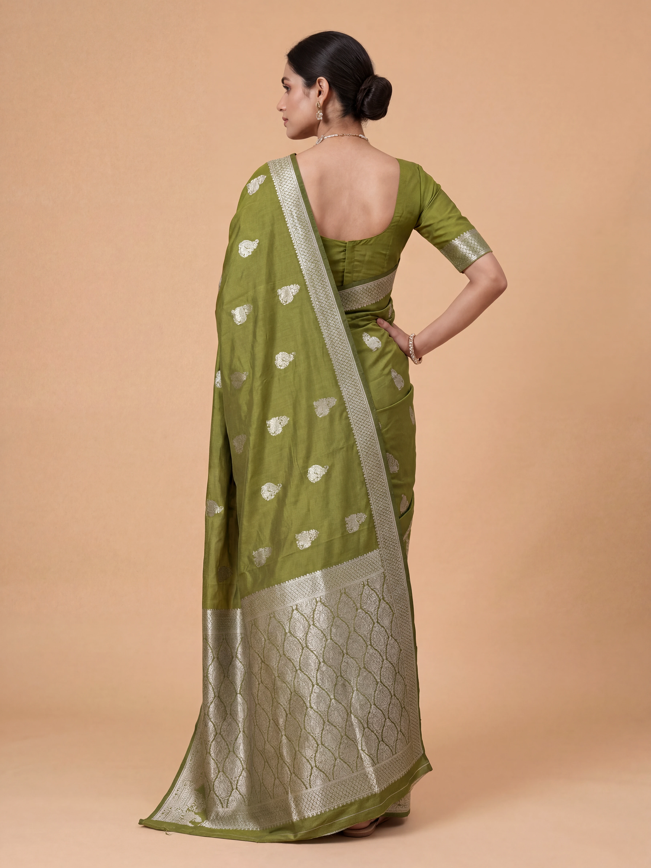 Women Semi Raw Silk Olive Green Saree SRS119