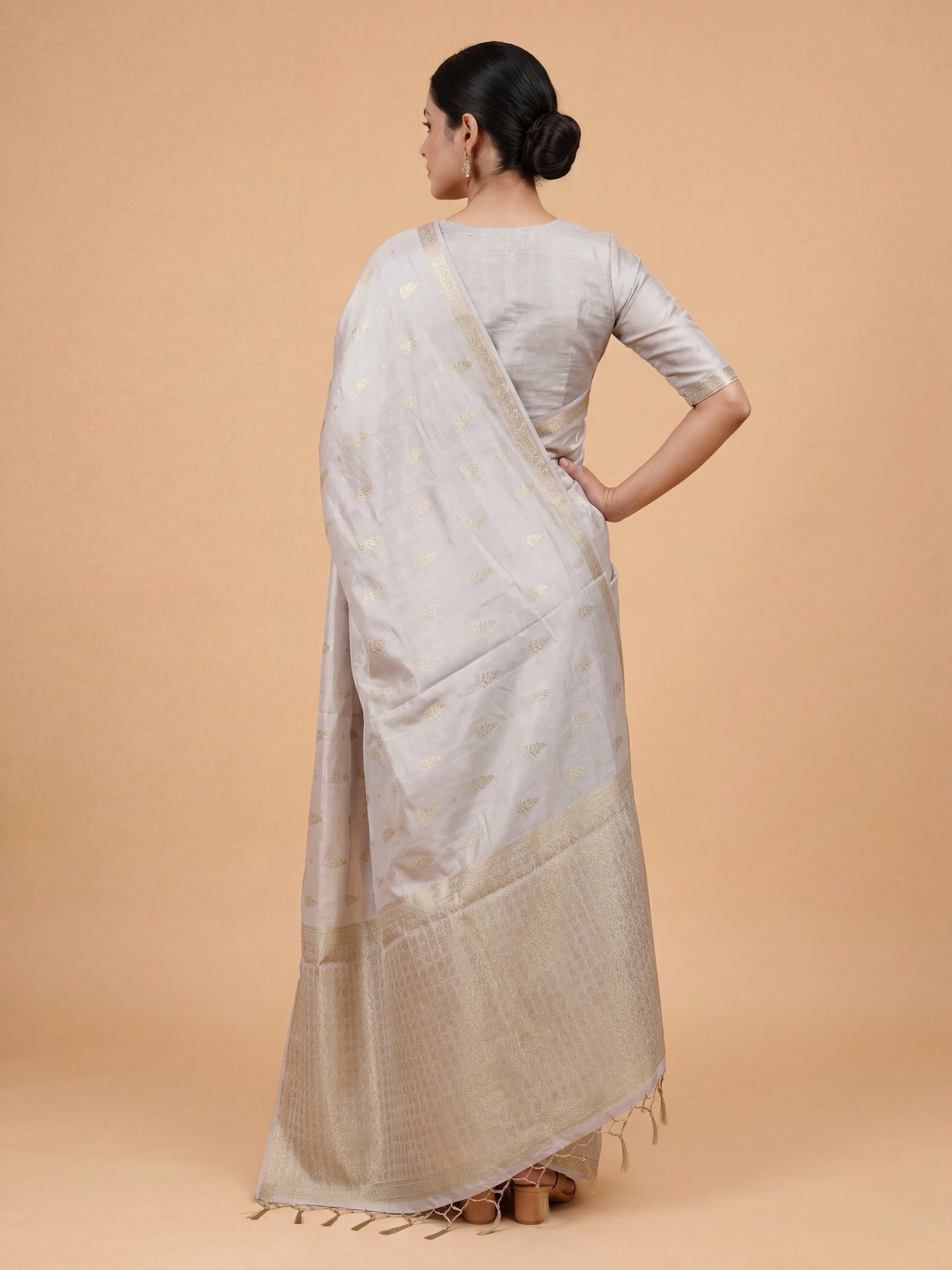 Women Semi Tussar Printed Grey Saree ST346