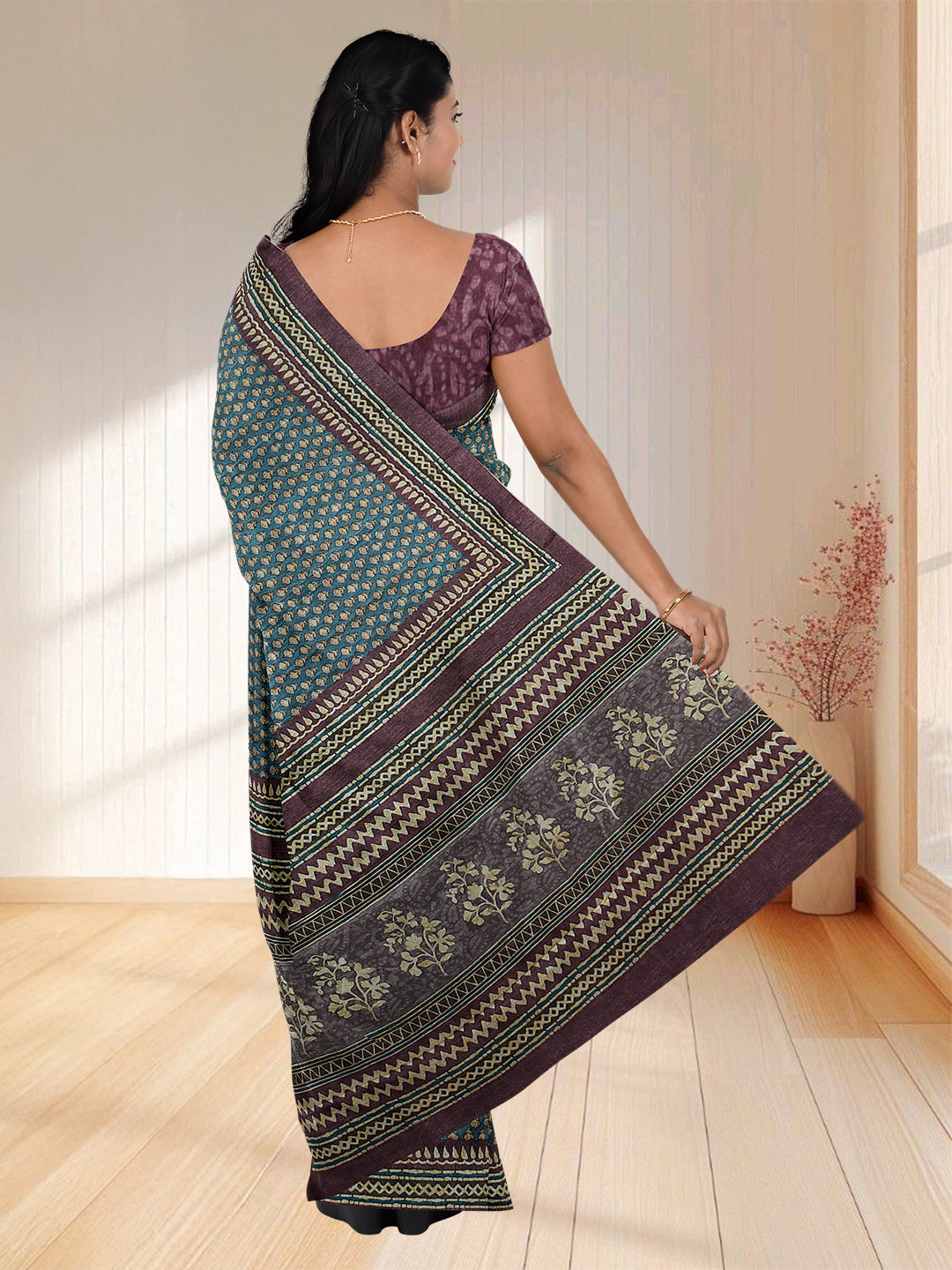 Women Green Semi Tussar Printed Saree ST255