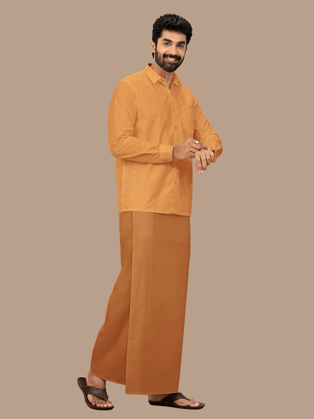 Men 100% Cotton Single Layer Kaavi Dhoti with Assorted Border Poojan Paramas
