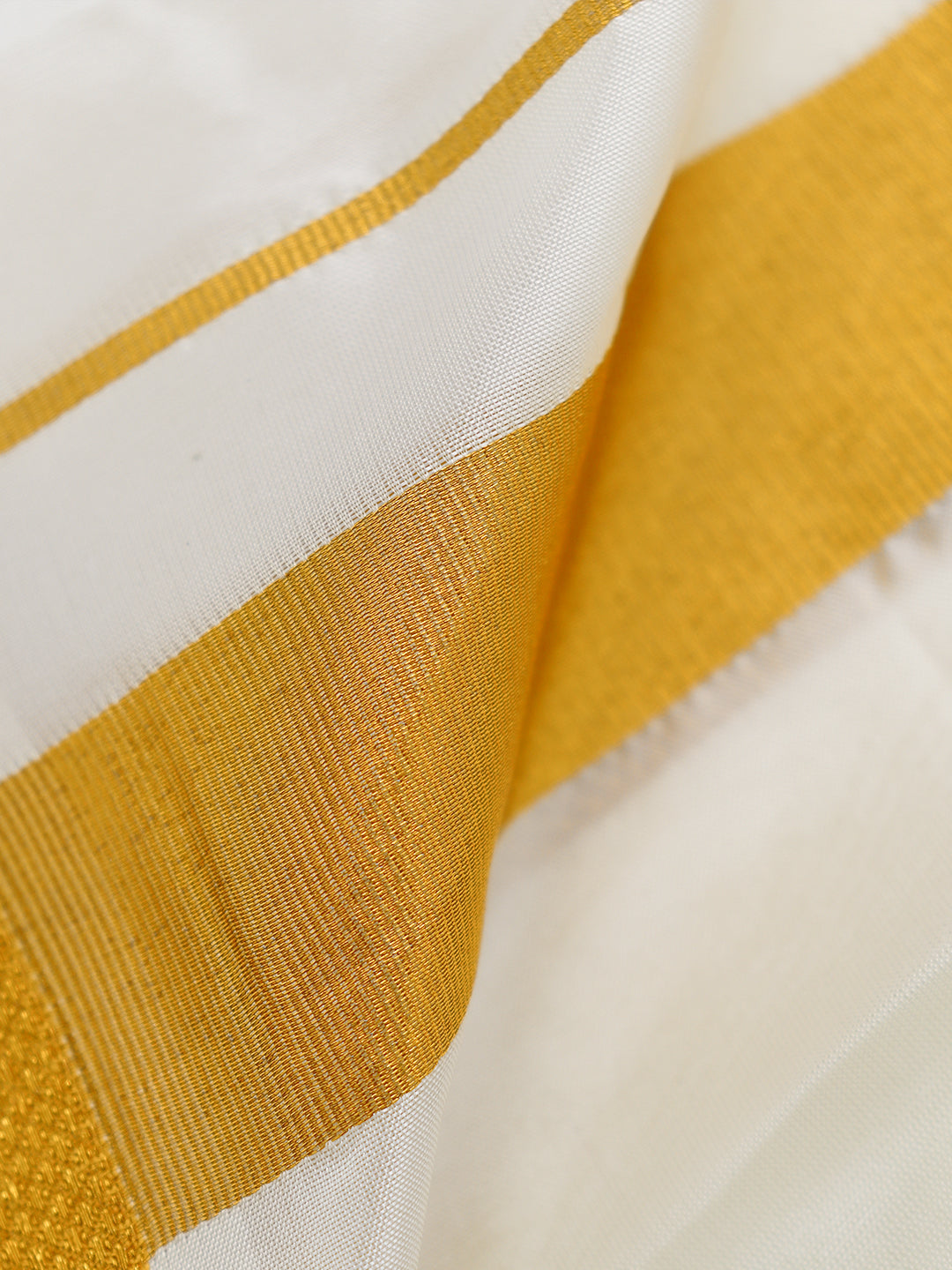 Men Art Silk Towel Cream 100K Ashai