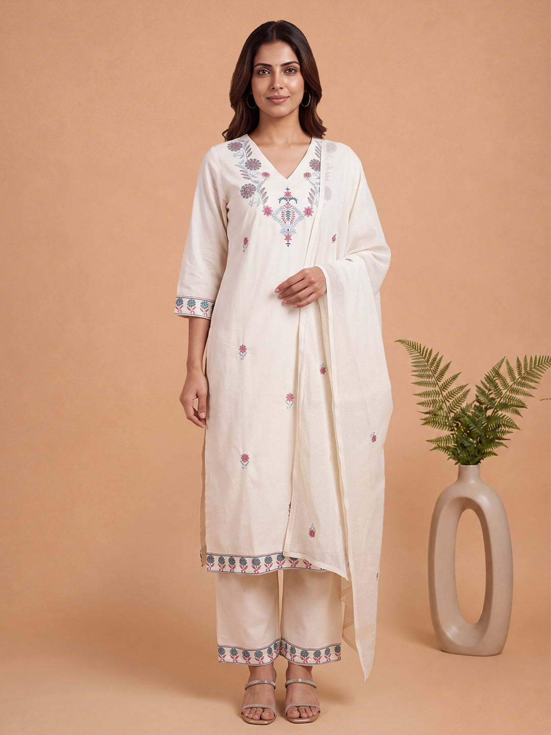 Women Embroidered White Kurti Set EKS147