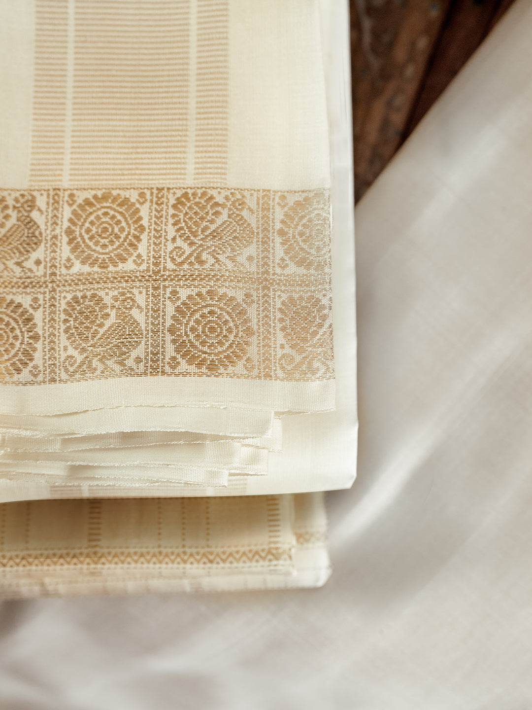 Pure Silk 3" Cream Wedding Dhoti & Towel Set – Amirtham