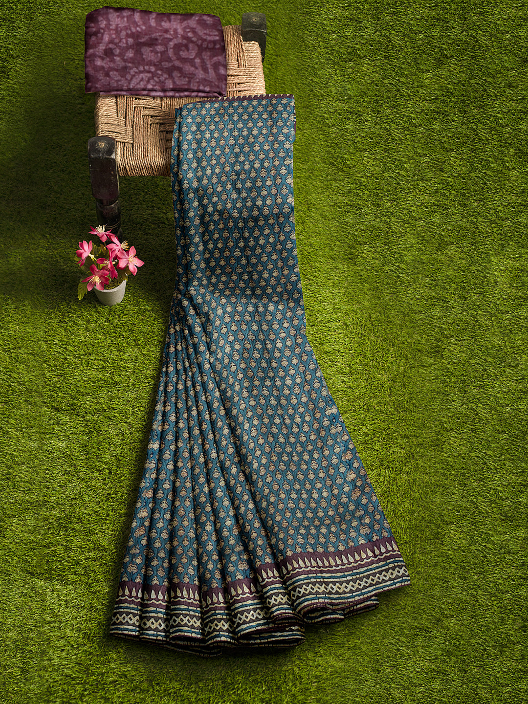 Women Green Semi Tussar Printed Saree ST255
