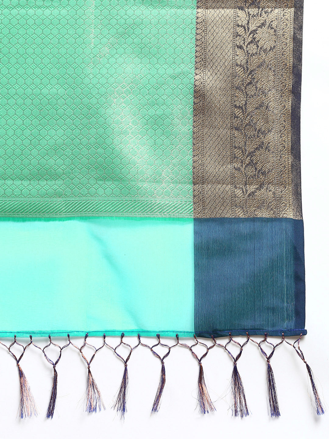 Semi Kora Cotton Allover Design Saree Green and Navy Zari Border SKC05-Zari view