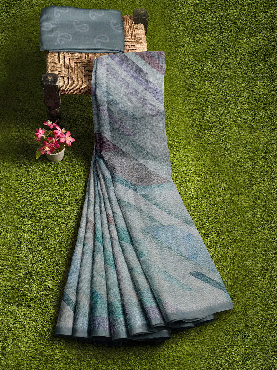 Women Green Semi Tussar Saree ST247