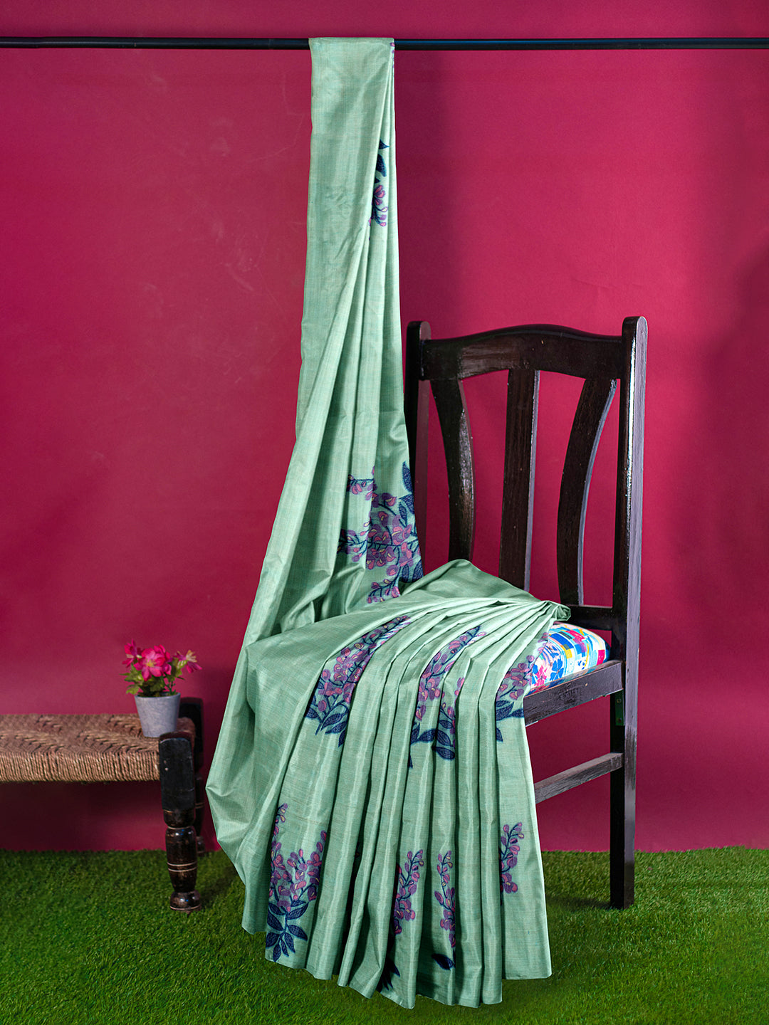 Women Gorgeous Green Semi Raw Silk Weaving Saree - SRS33