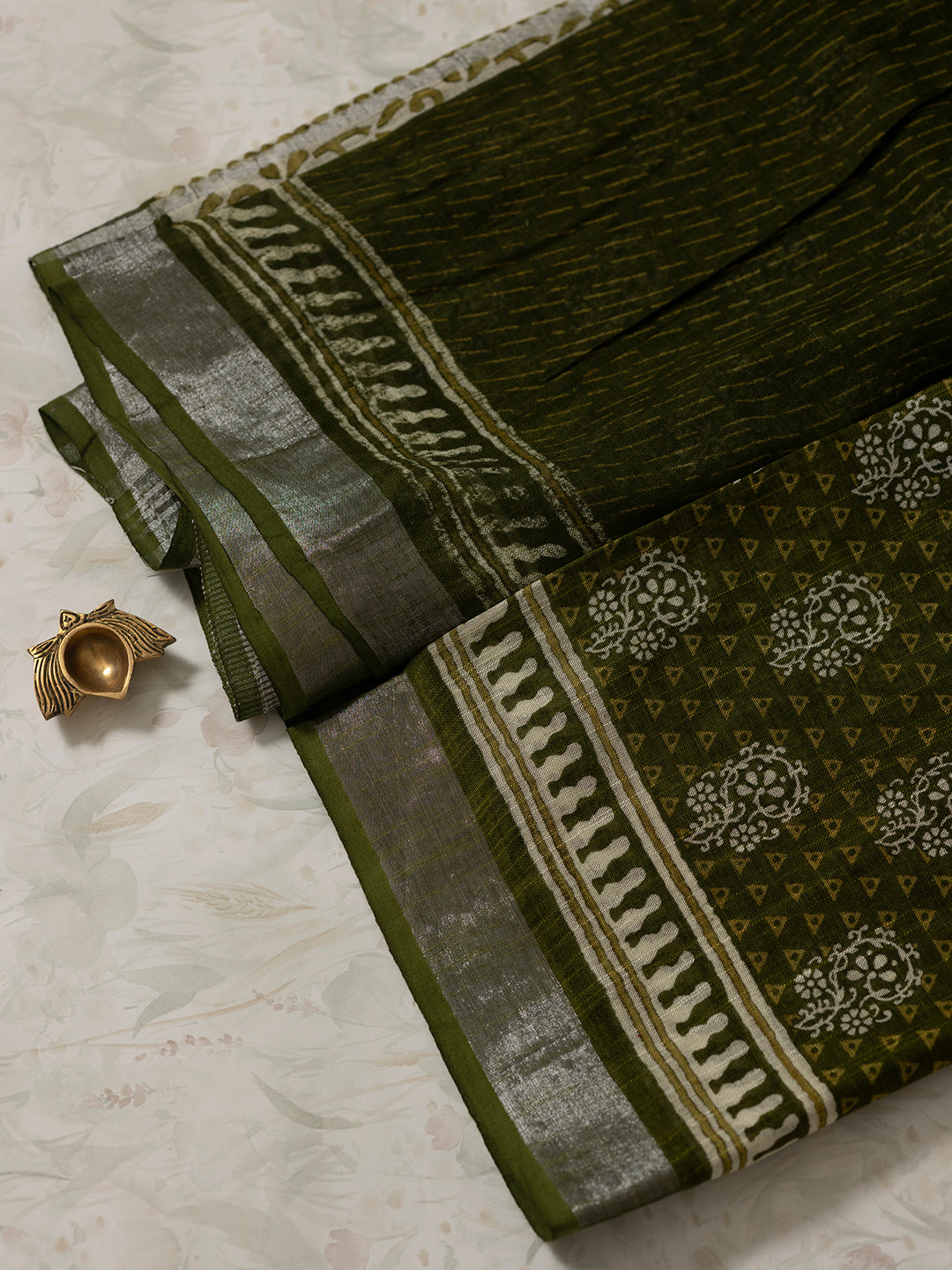 Women Green Semi Linen Digital Printed Saree SL199