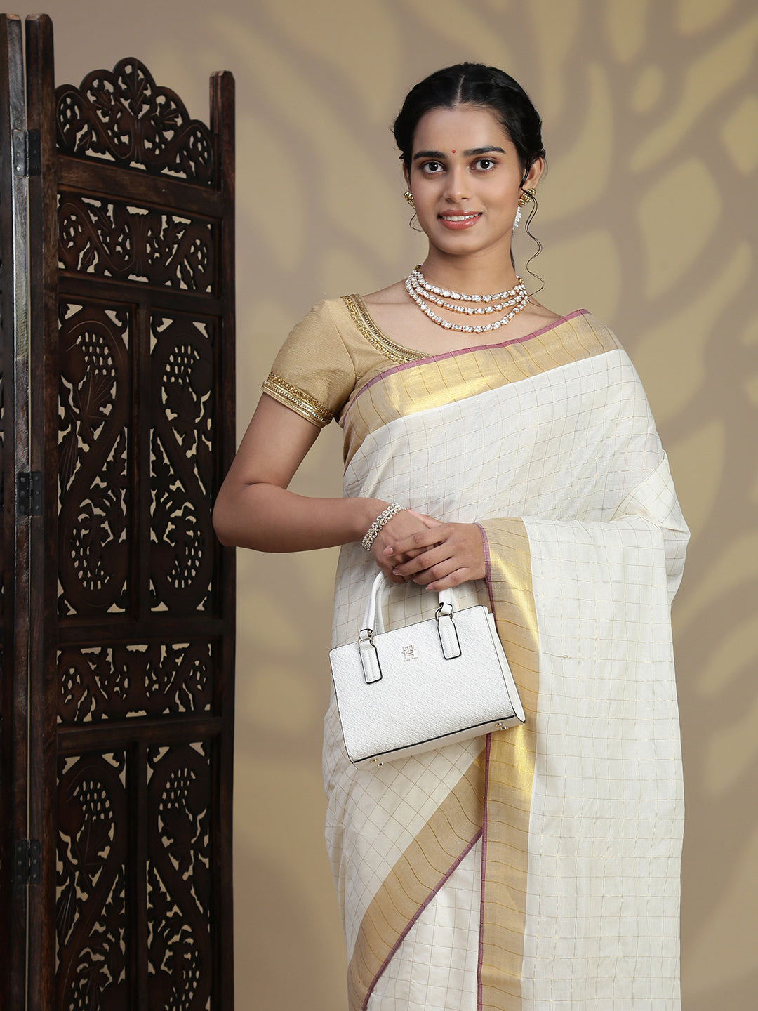 Women Traditional Kerala Cream Checks Saree with Gold Jari KS226