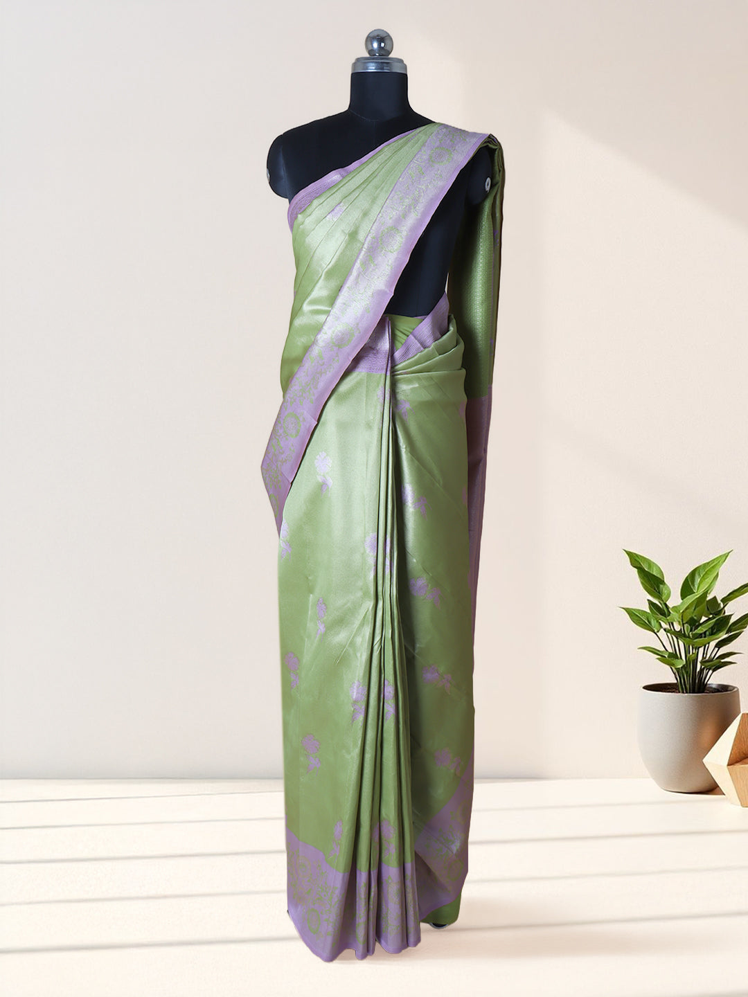Women Green Art Silk Saree ASS101
