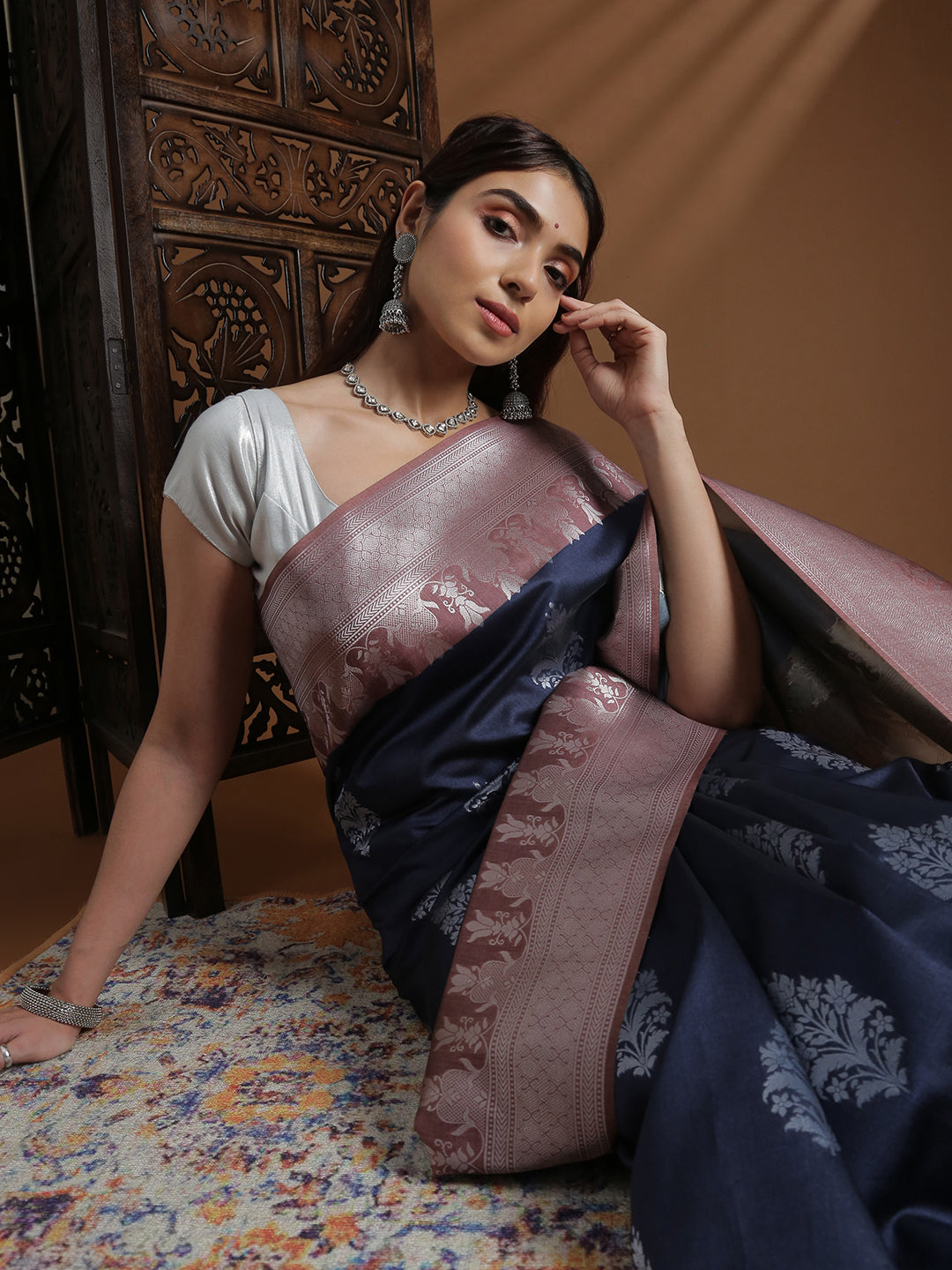 Women Semi Tussar Weaving Navy Saree ST317