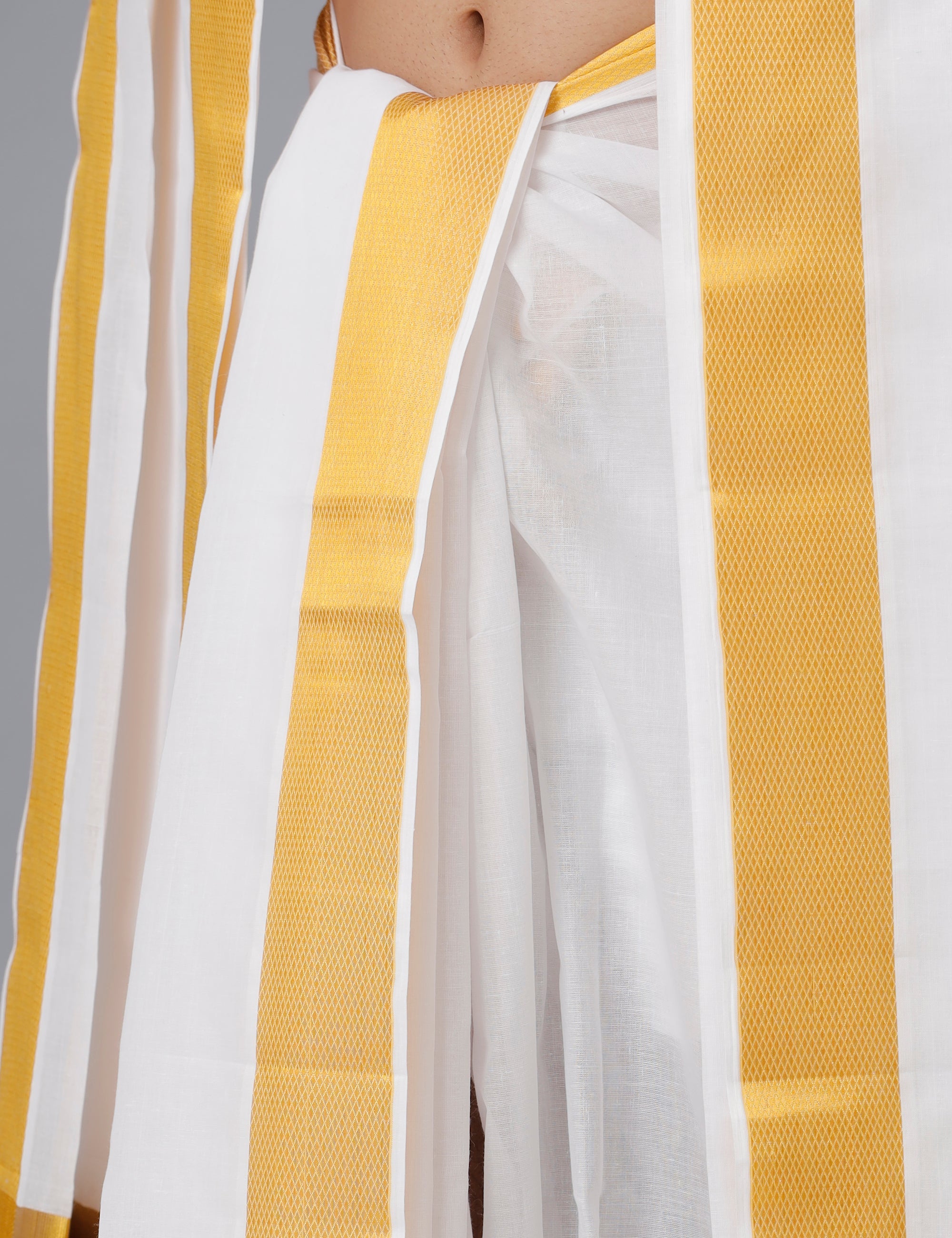 Mens White Panchakacham with Angavasthram Mithran 60K (9+5)-Bottom view