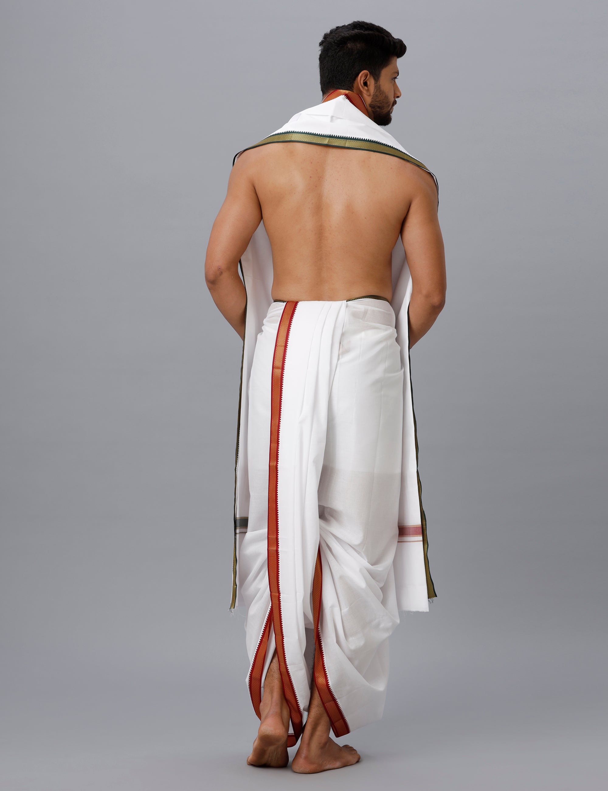 Men Panchakacham with Angavasthram Chakra White (10+6)