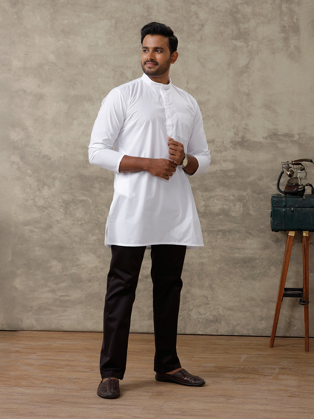 Men Cotton Medium Length Plain Pocket Kurta White