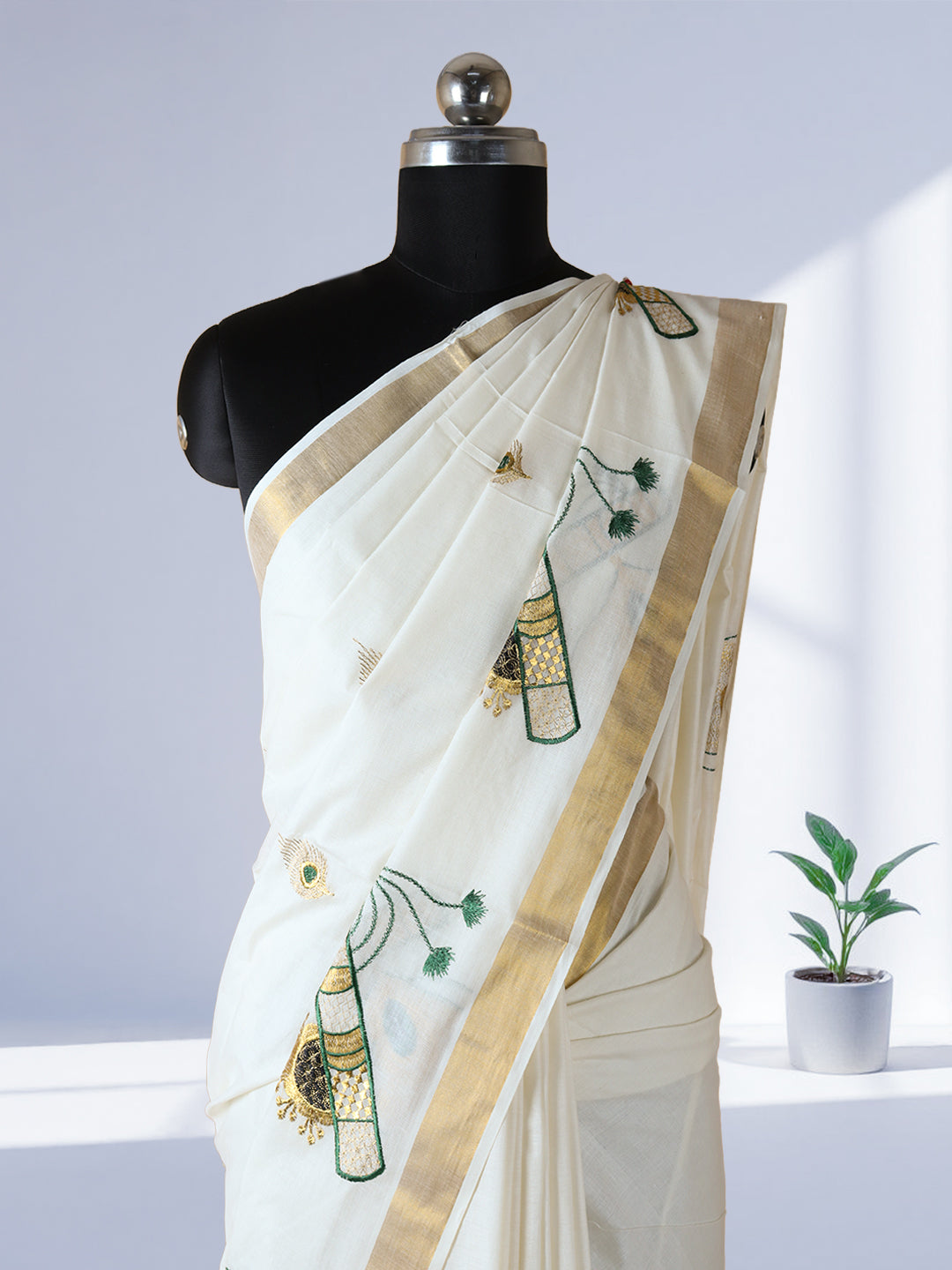 Women Traditional Kerala Cream Saree with Embroidery Design KS204