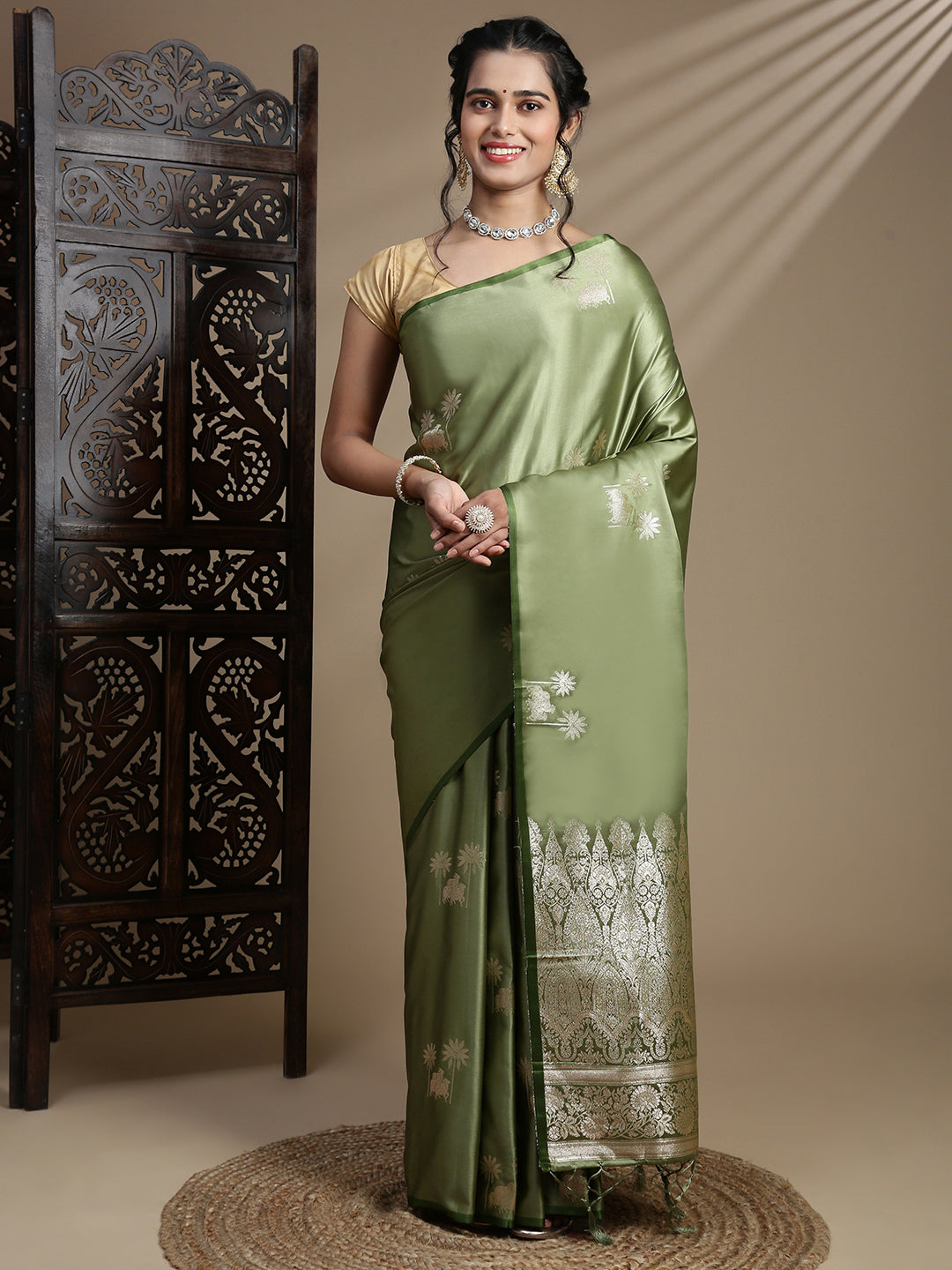 Women Green Soft Silk Saree SS387