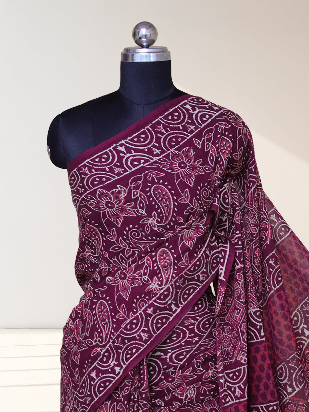 Women Burgendy Soft Cotton Printed Saree SCS168