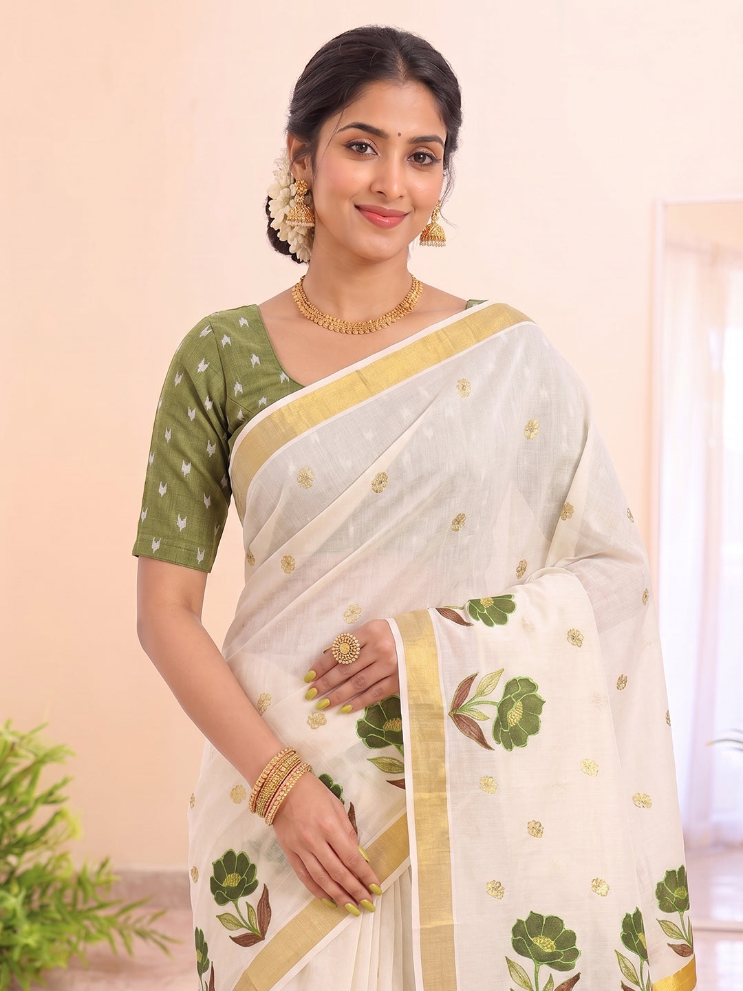Women Kerala Embroidered Cream Saree KLS02