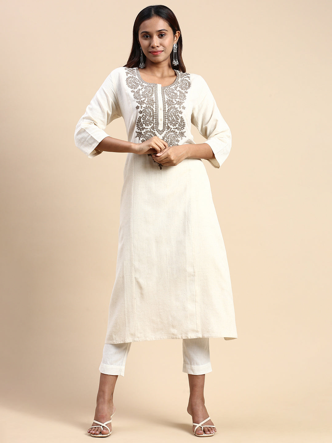 Buy Embroidered White Legging with Circular Embroidery Online in