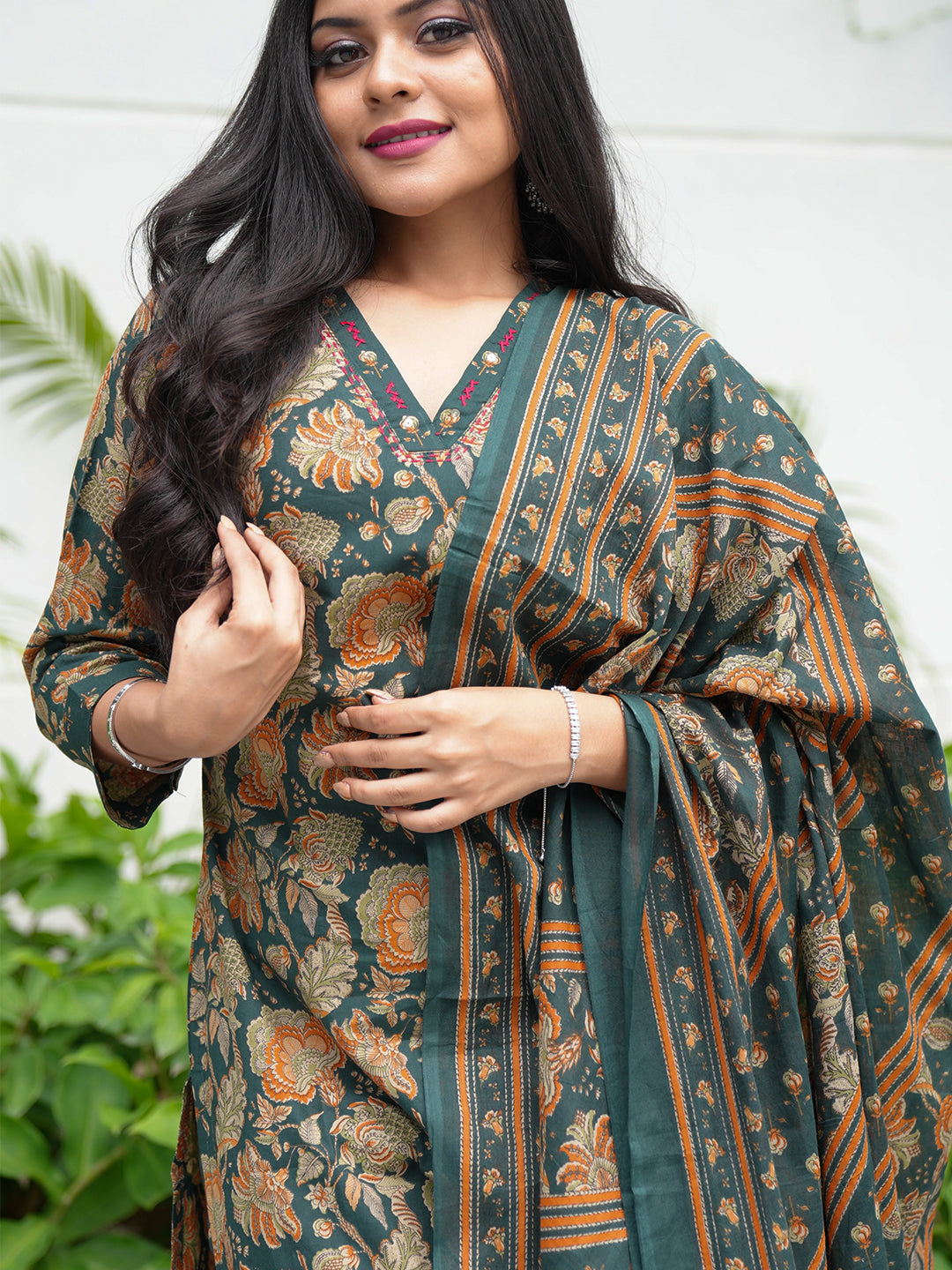 Women Pure Cotton Printed Dark Green Kurti Set EKS115