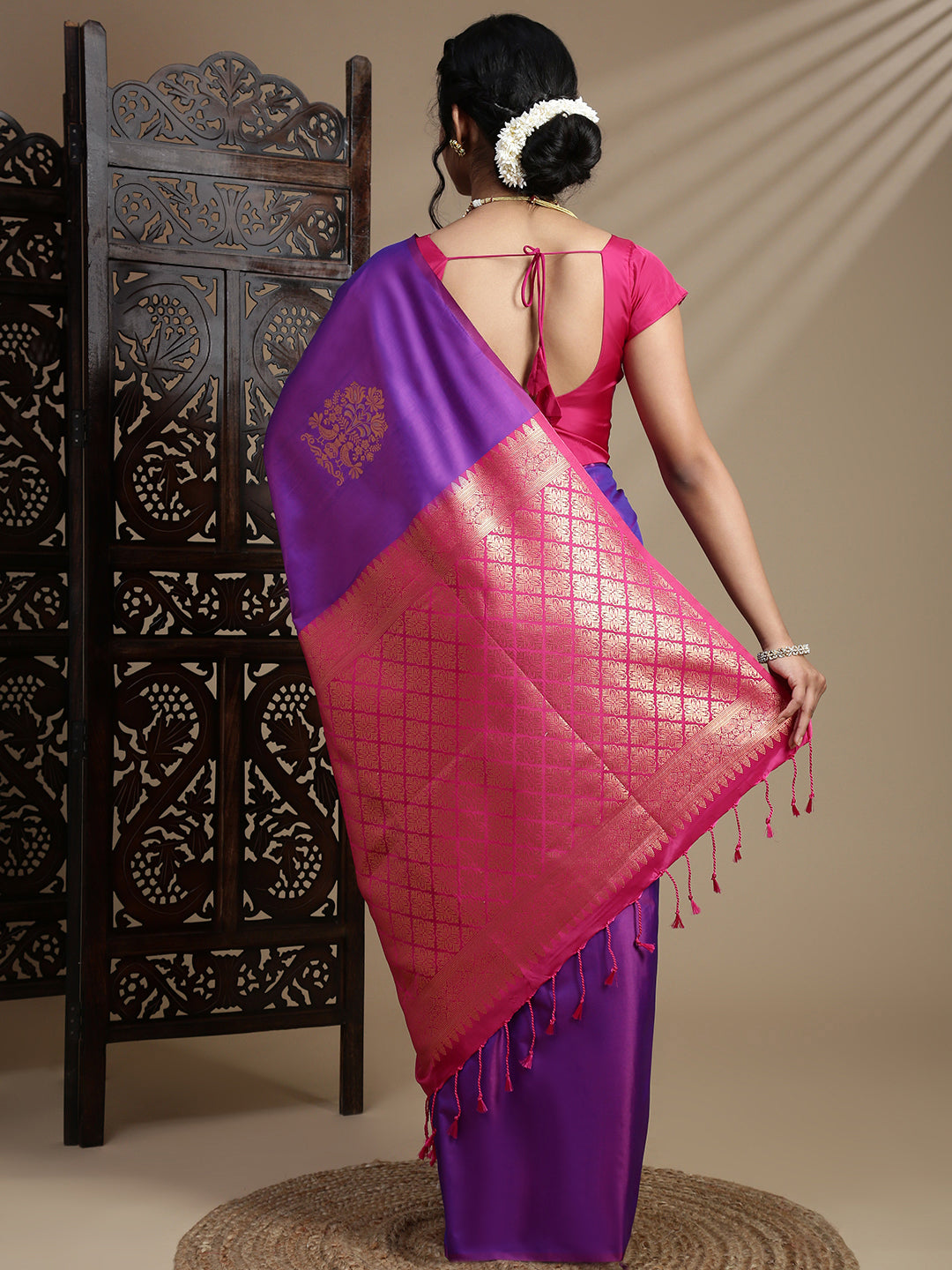 Women Majenta Semi Soft Silk Saree SS384