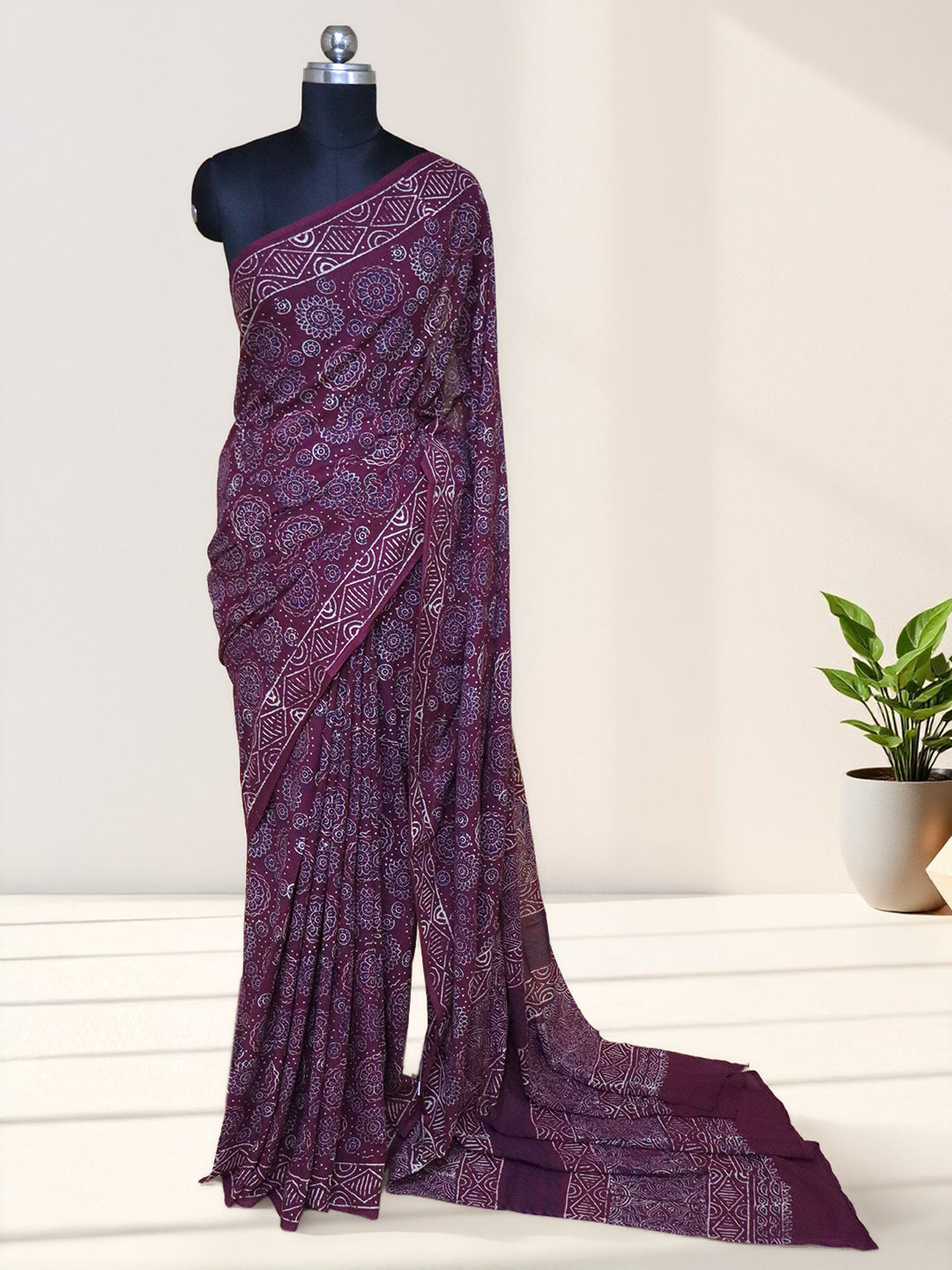 Women Burgendy Soft Cotton Printed Saree SCS170