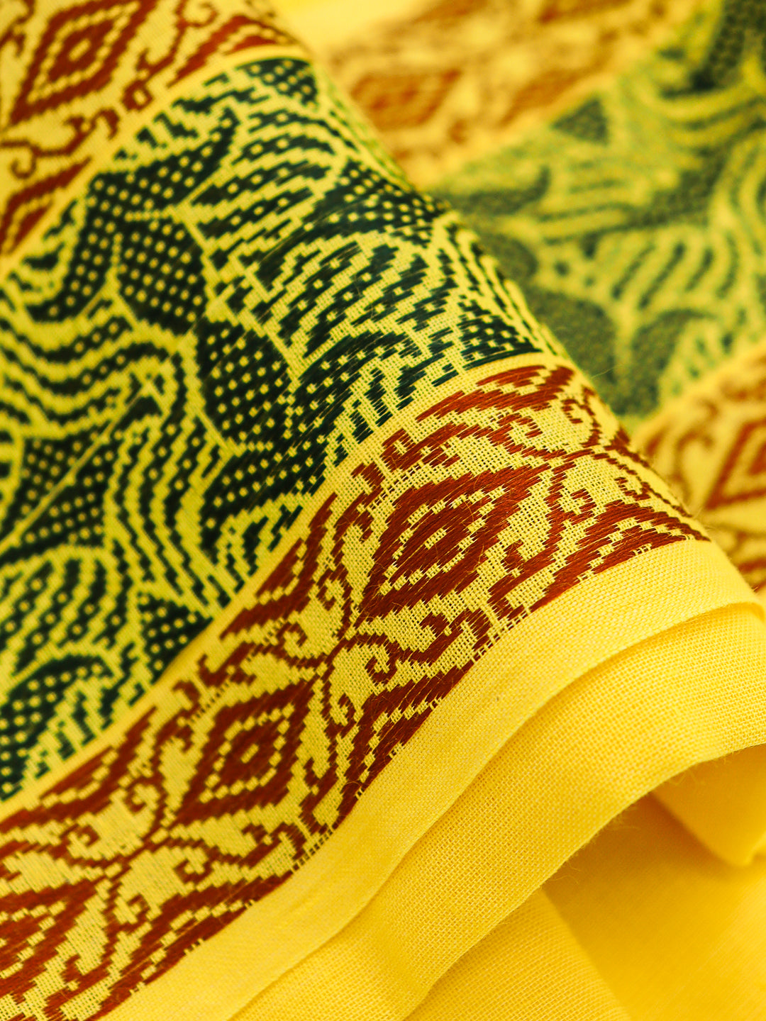 Men Cotton Yellow Towel with Fancy Border 6422