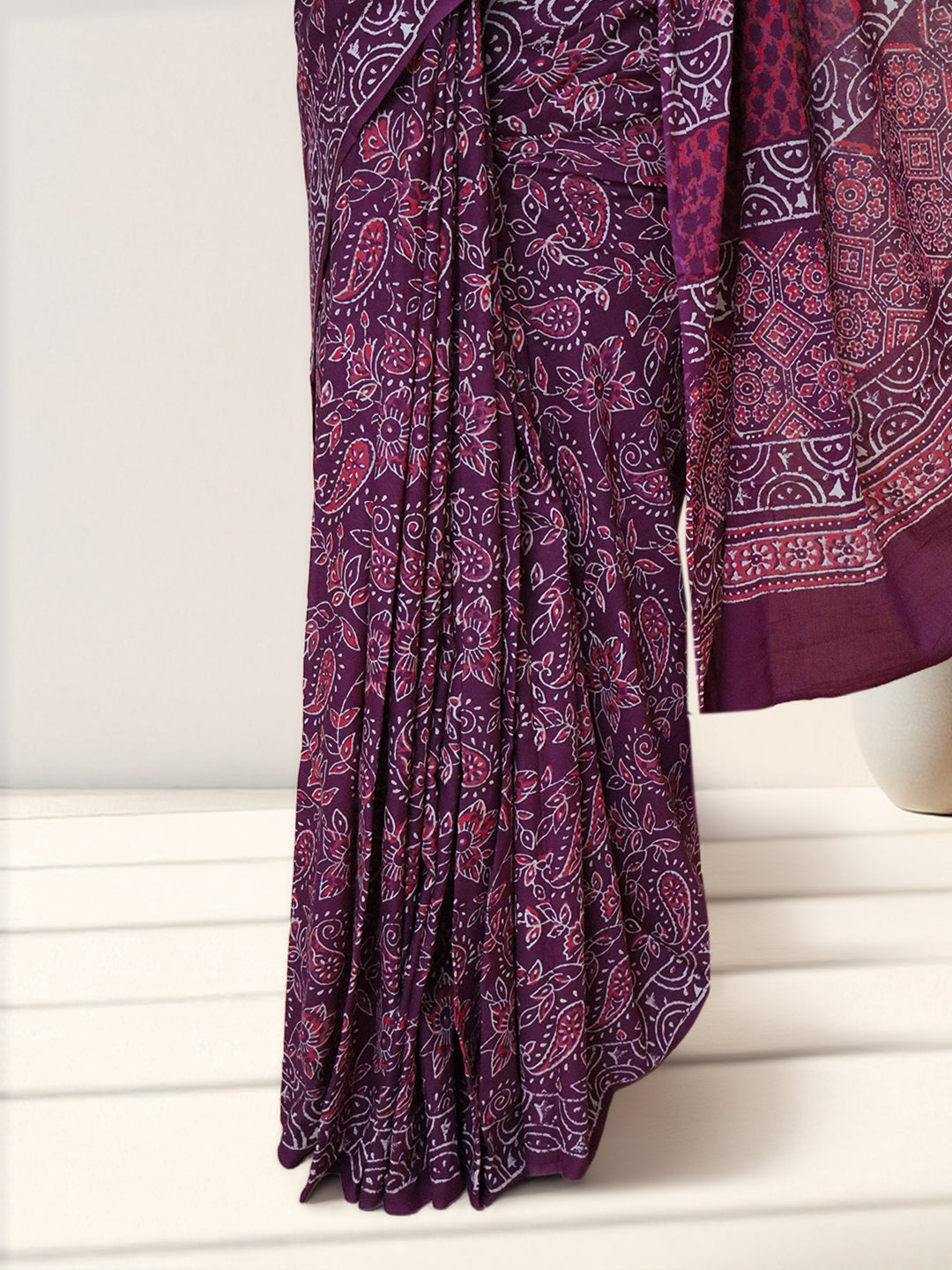 Women Burgendy Soft Cotton Printed Saree SCS168