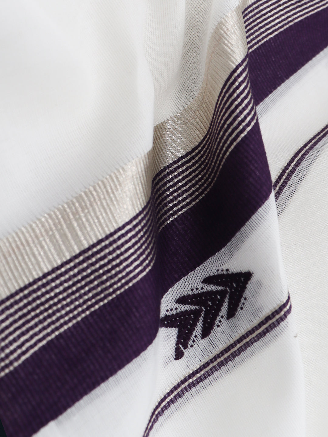 Men Premium Handloom White Dhoti with Fancy Border HLM80