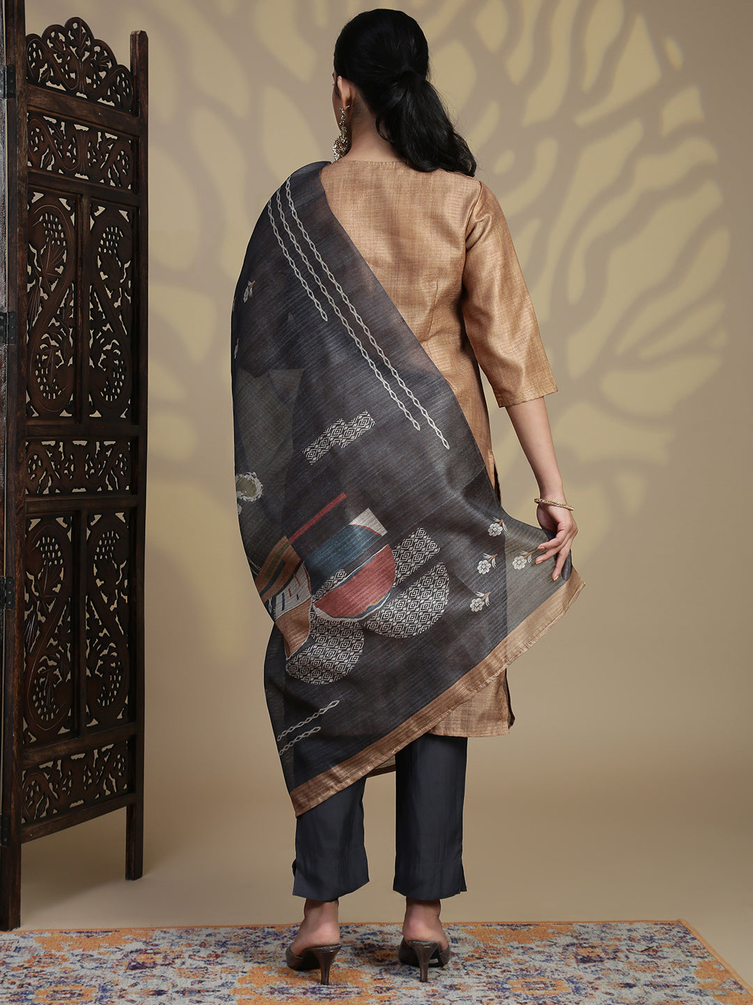 Women Cotton Golden Colour Flower Embroidered Kurti Set EKS94