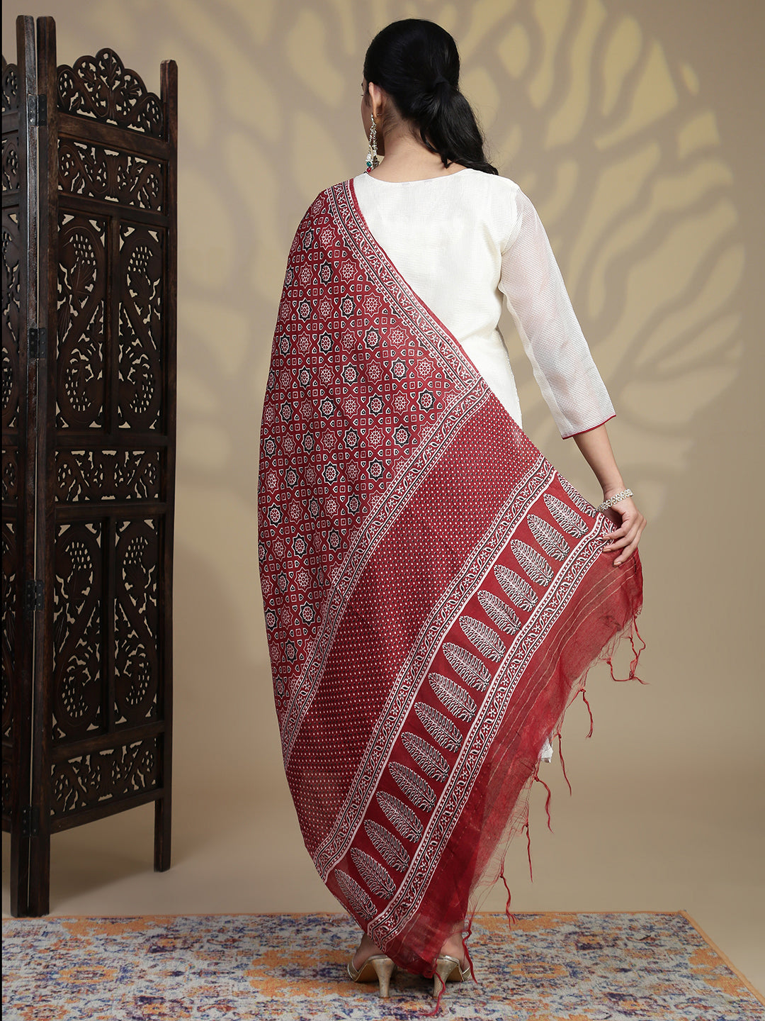 Women Cream MM Silk Printed Kurti Set EKS110