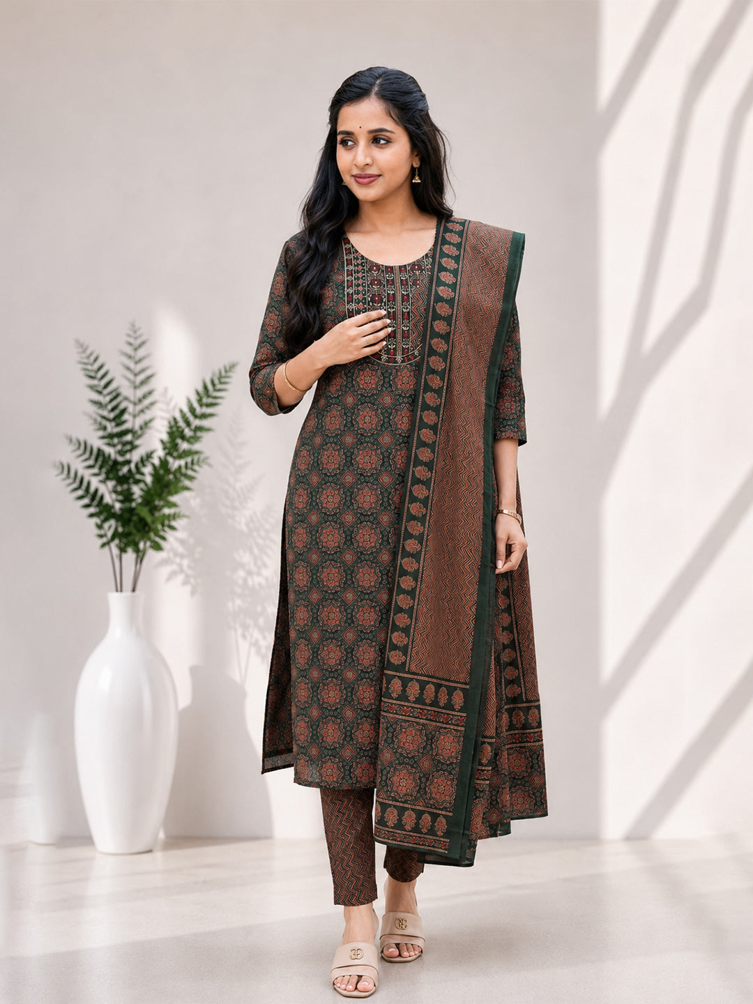 Women Embroidered Bottle Green Kurti Set EKS135