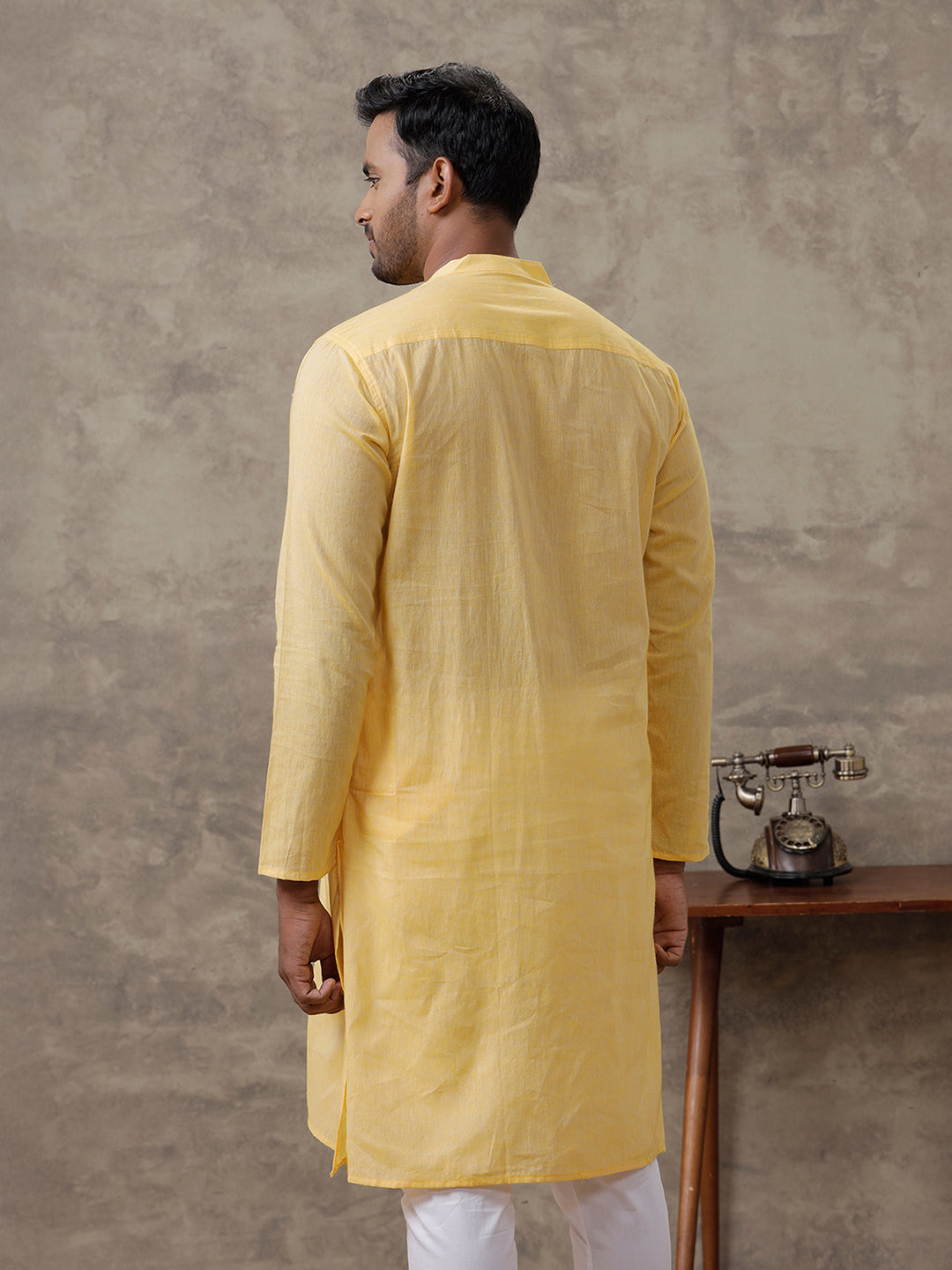 Men Cotton Full Length Plain Pocket Kurta Light Pale Yellow Y20