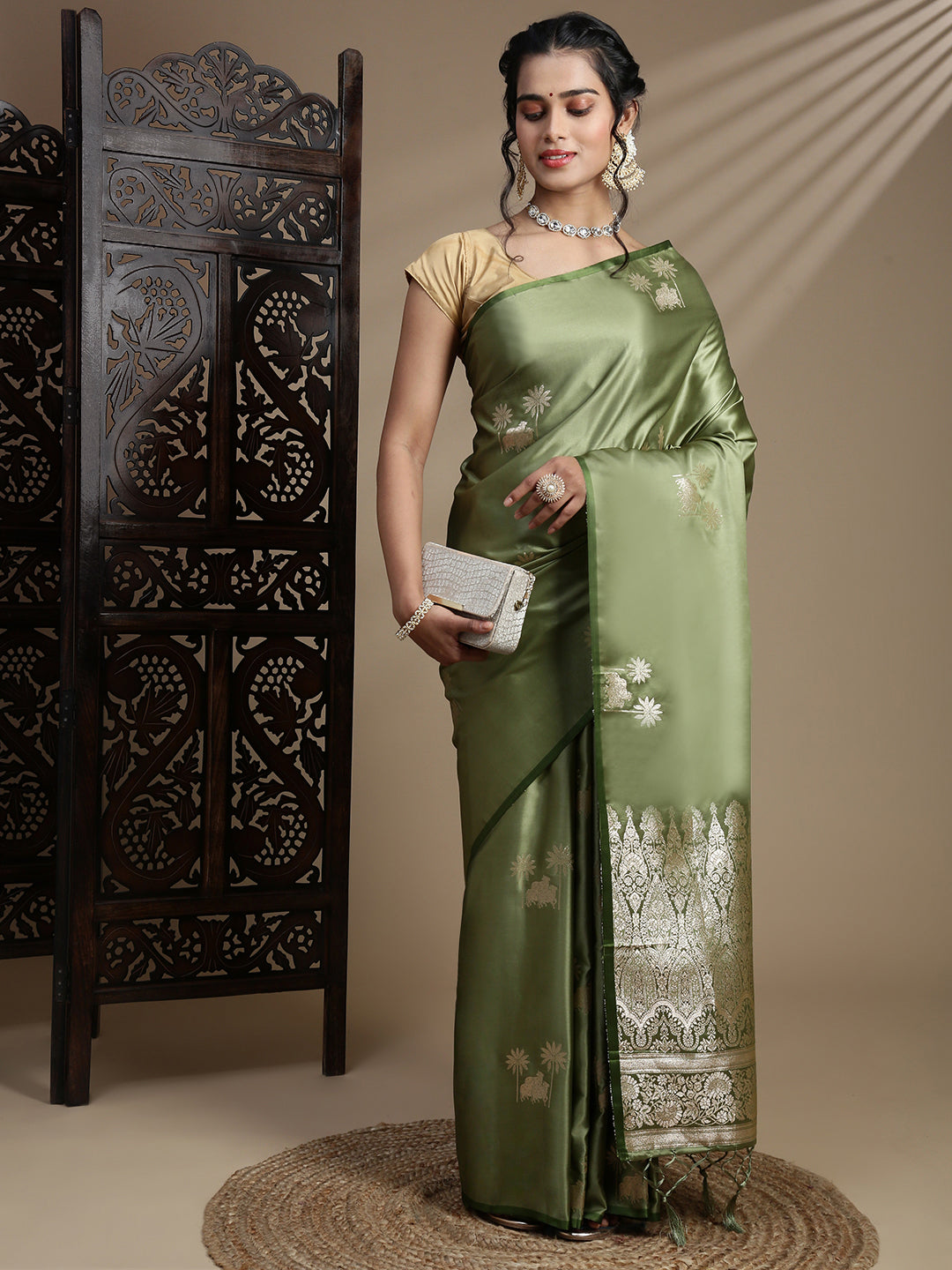 Women Green Soft Silk Saree SS387