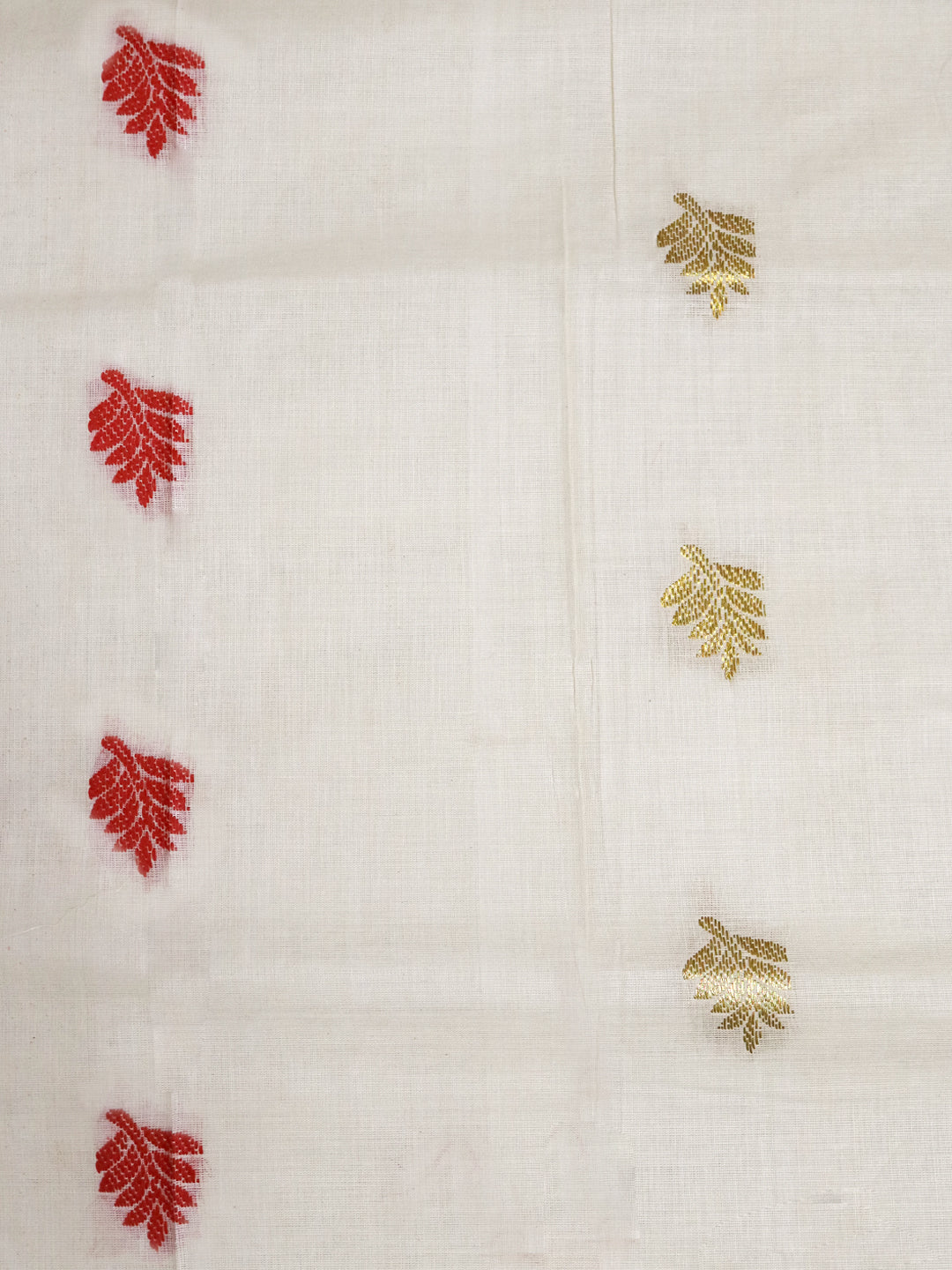 Women Kerala Embroidered Cream Saree KLS08