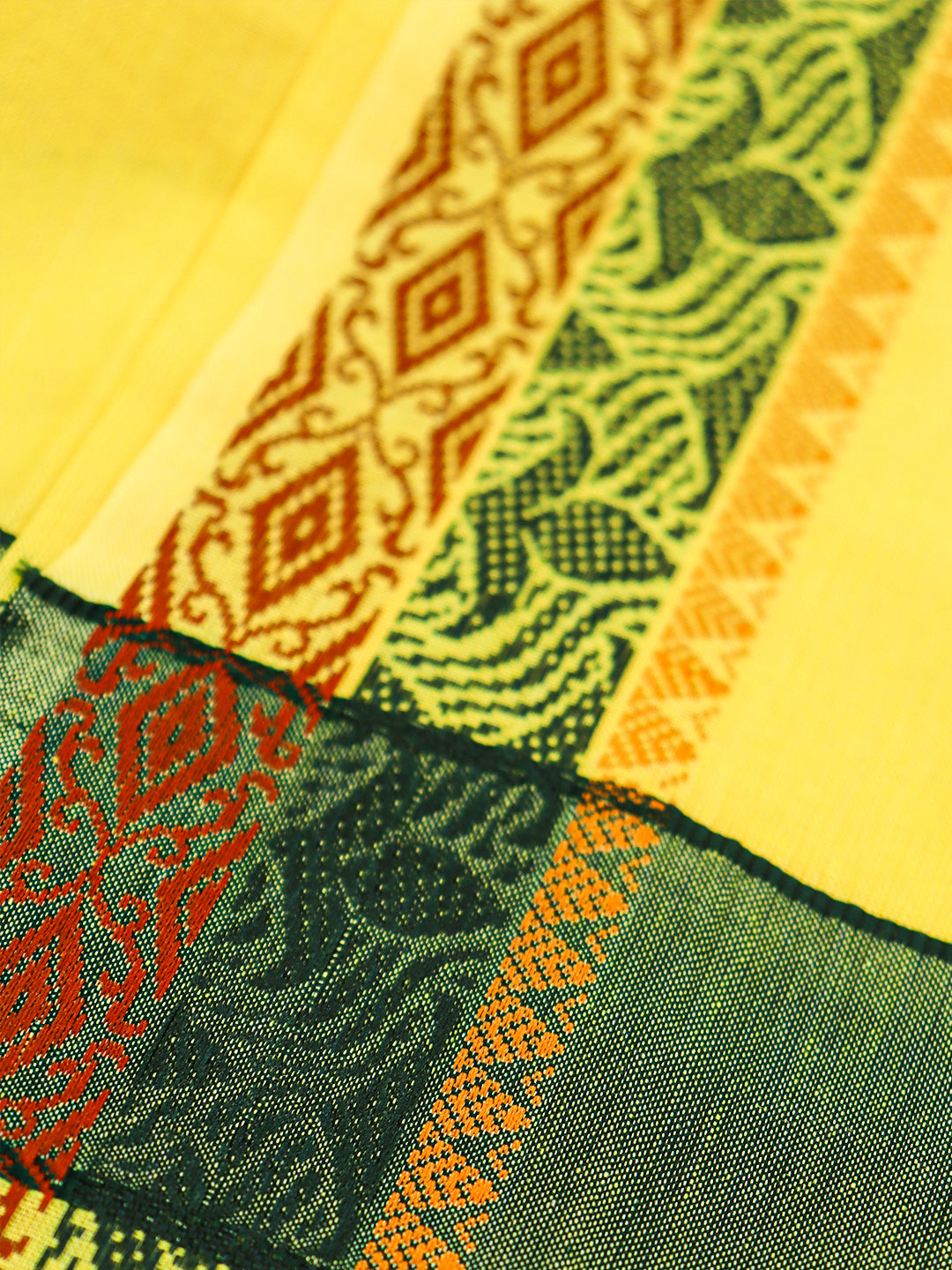 Men Cotton Yellow Towel with Fancy Border 6422