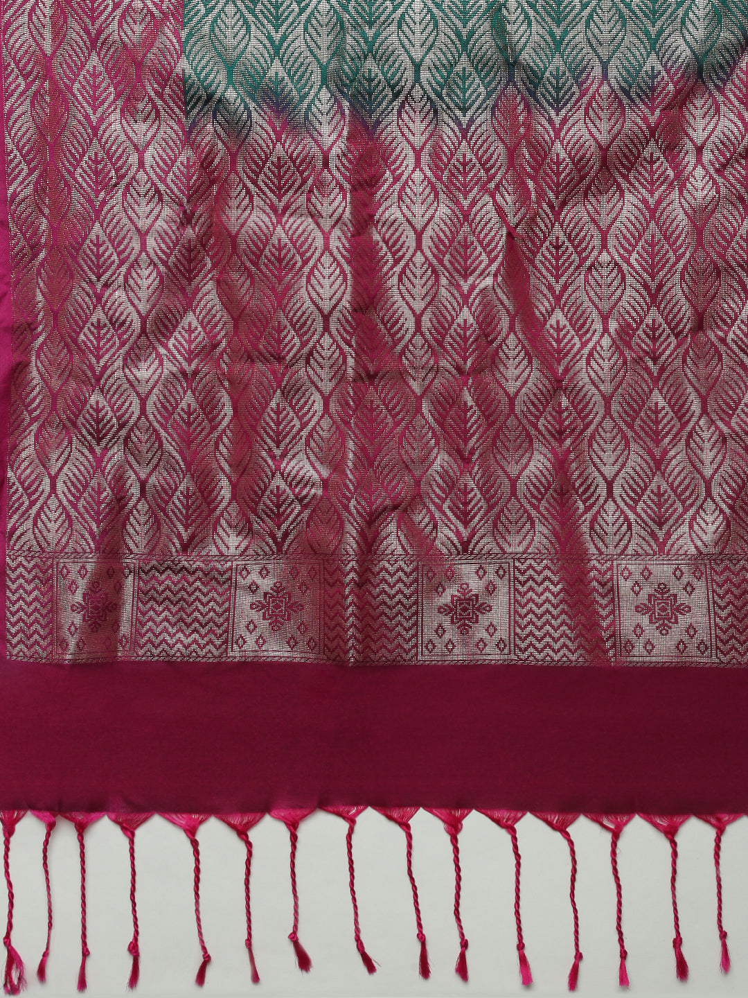 Women Soft Silk Saree Green with Pink SS410