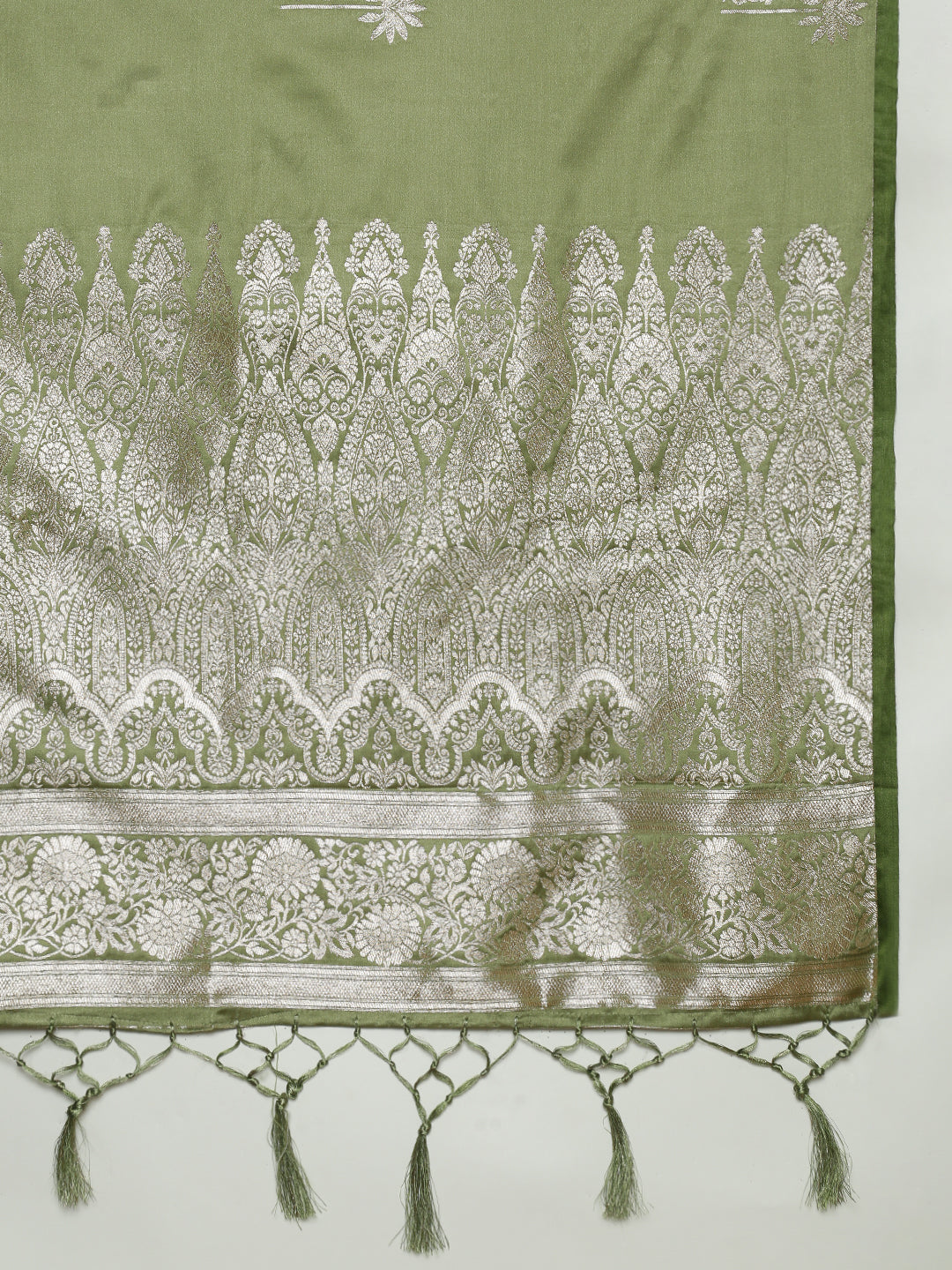 Women Green Soft Silk Saree SS387