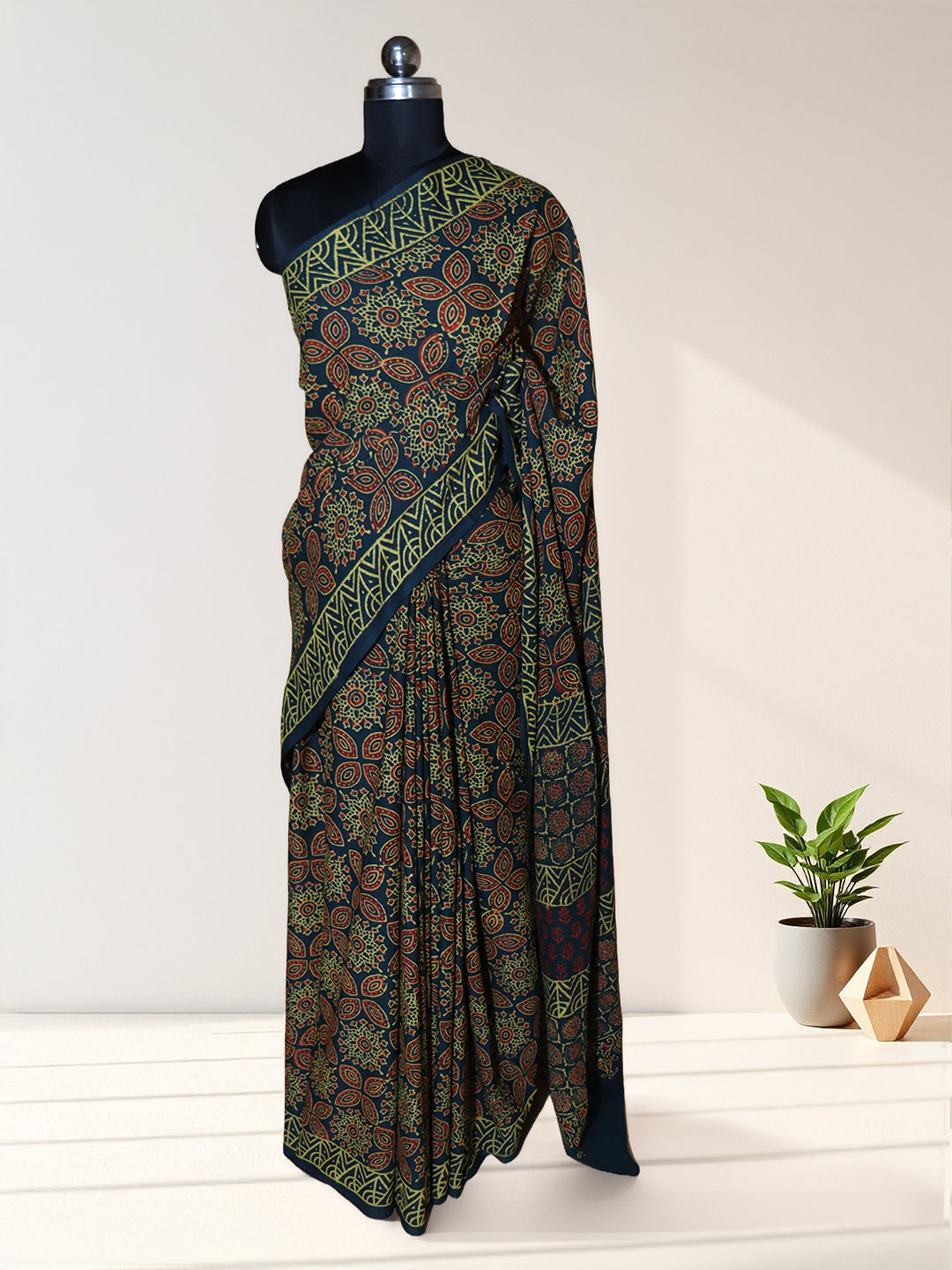 Women Dark Green Soft Cotton Printed Saree SCS169