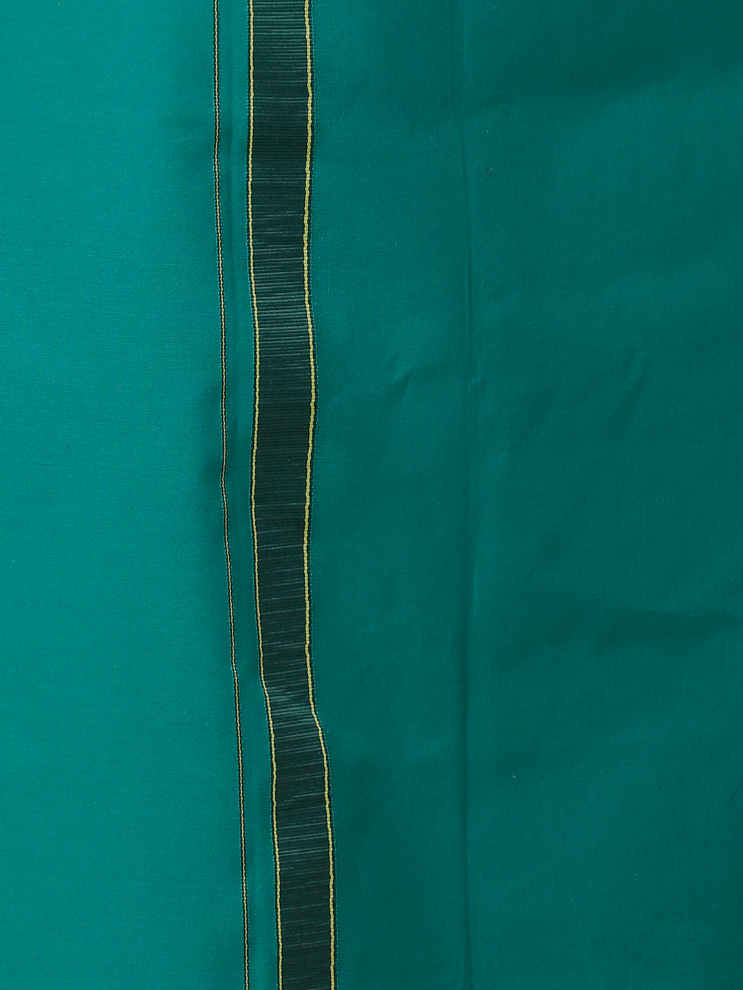 Men 100% Cotton Single Layer Green Dhoti with Mayilkhan Border Brindhavan