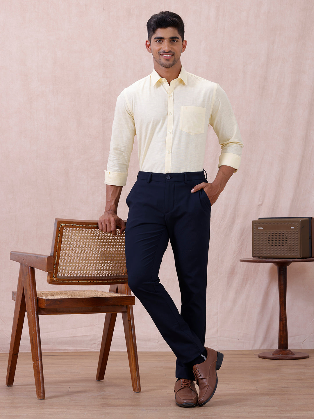 Men Cotton Rich Shirt LT Pale Yellow T64 ANT3