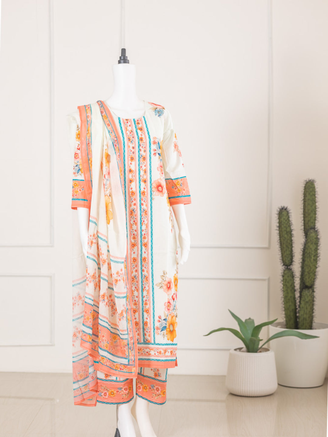 Women Cream Cotton Kurti Set EKS57