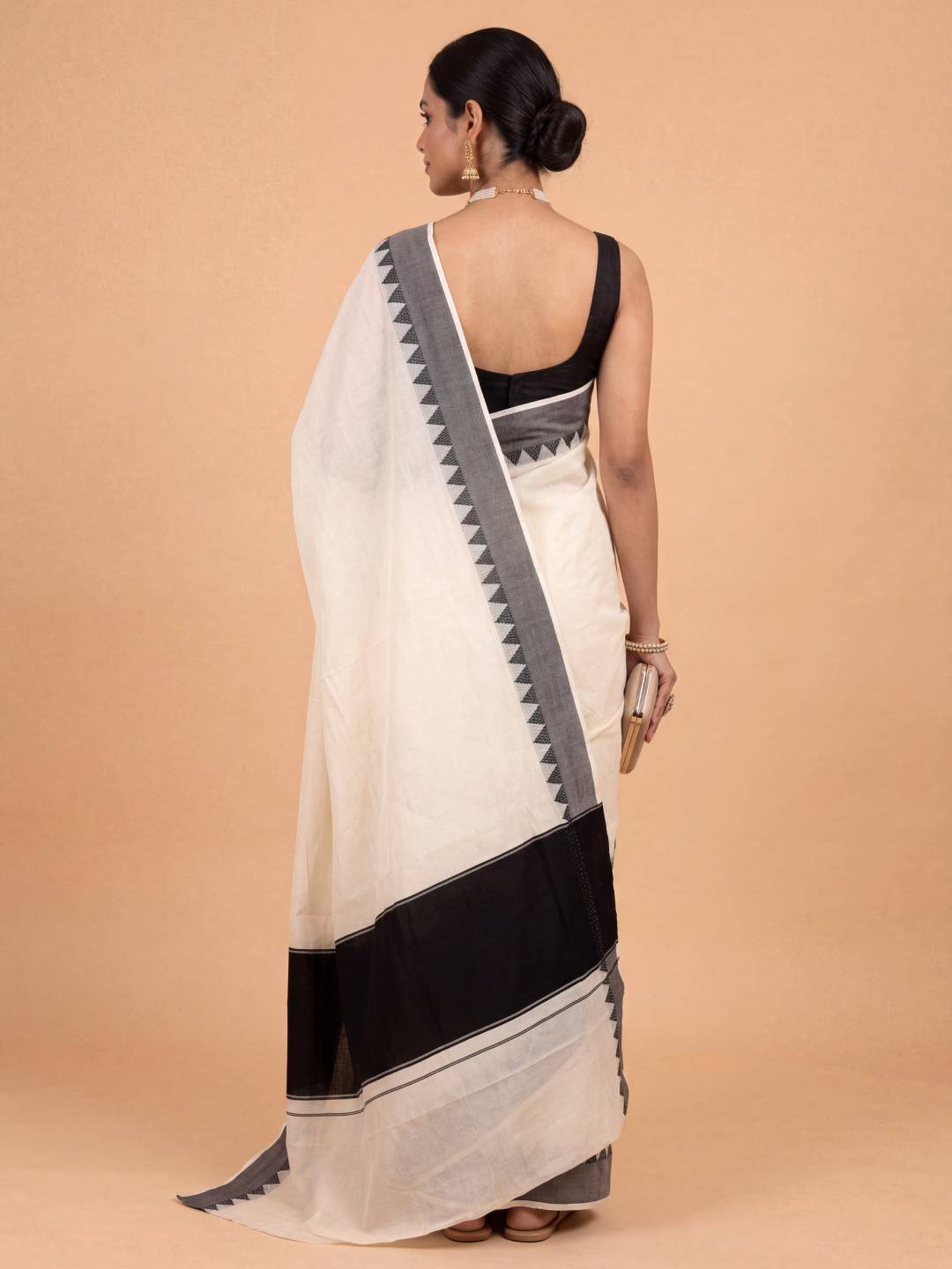 Women Kora Cotton Cream with Black Kerala Saree KLS59