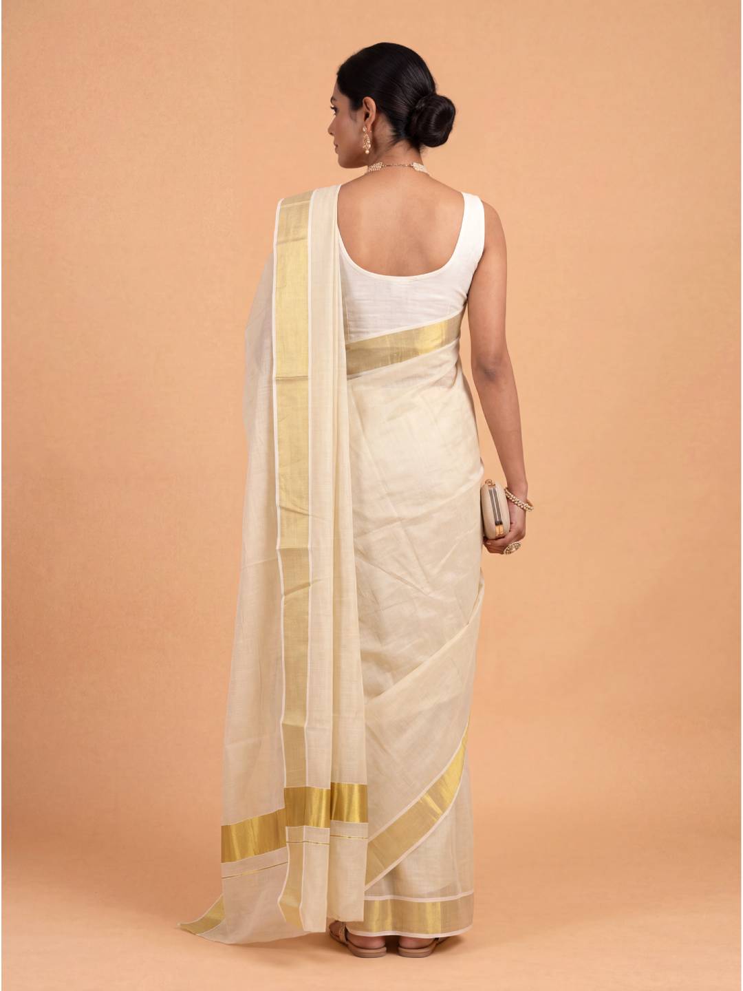 Women Tissue Kerala Saree with Gold Jari KLS52